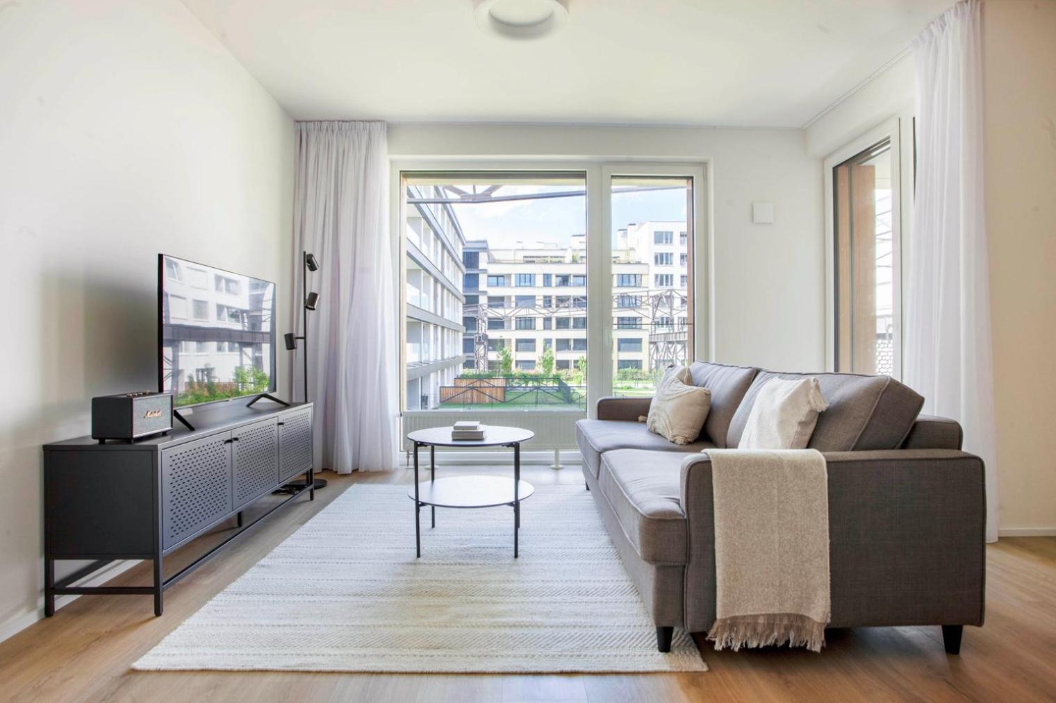 Lejlighed Blueground 7 Furnished With Balcony Prg-1