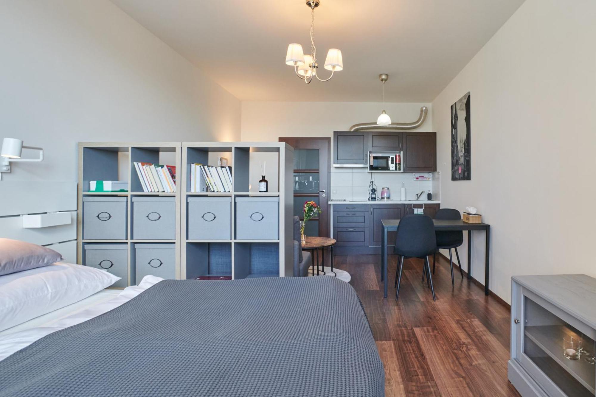 Apartment High-sky O2 Arena With Garage Parking And Ac