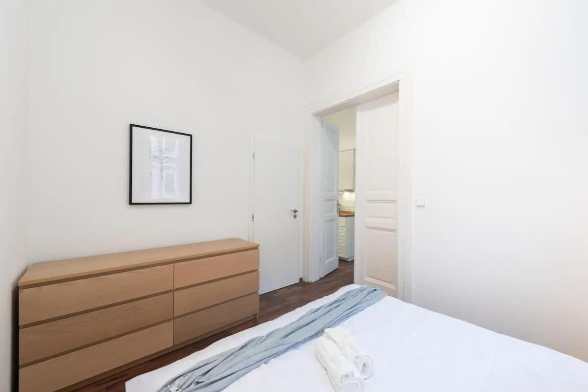 Apartment Metropolitan With Amenities Prague
