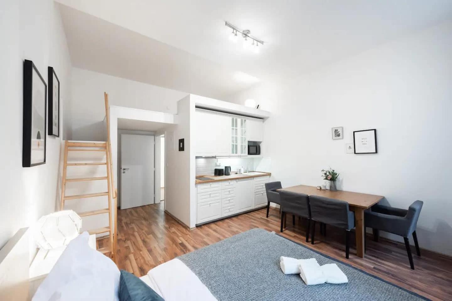 Modern Loft Getaway Apartmán