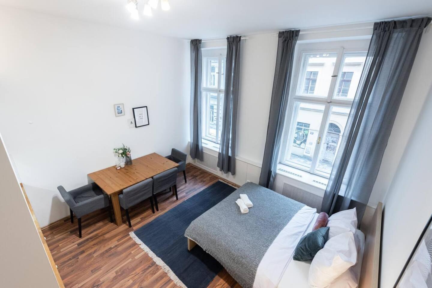 Modern Loft Getaway Prag