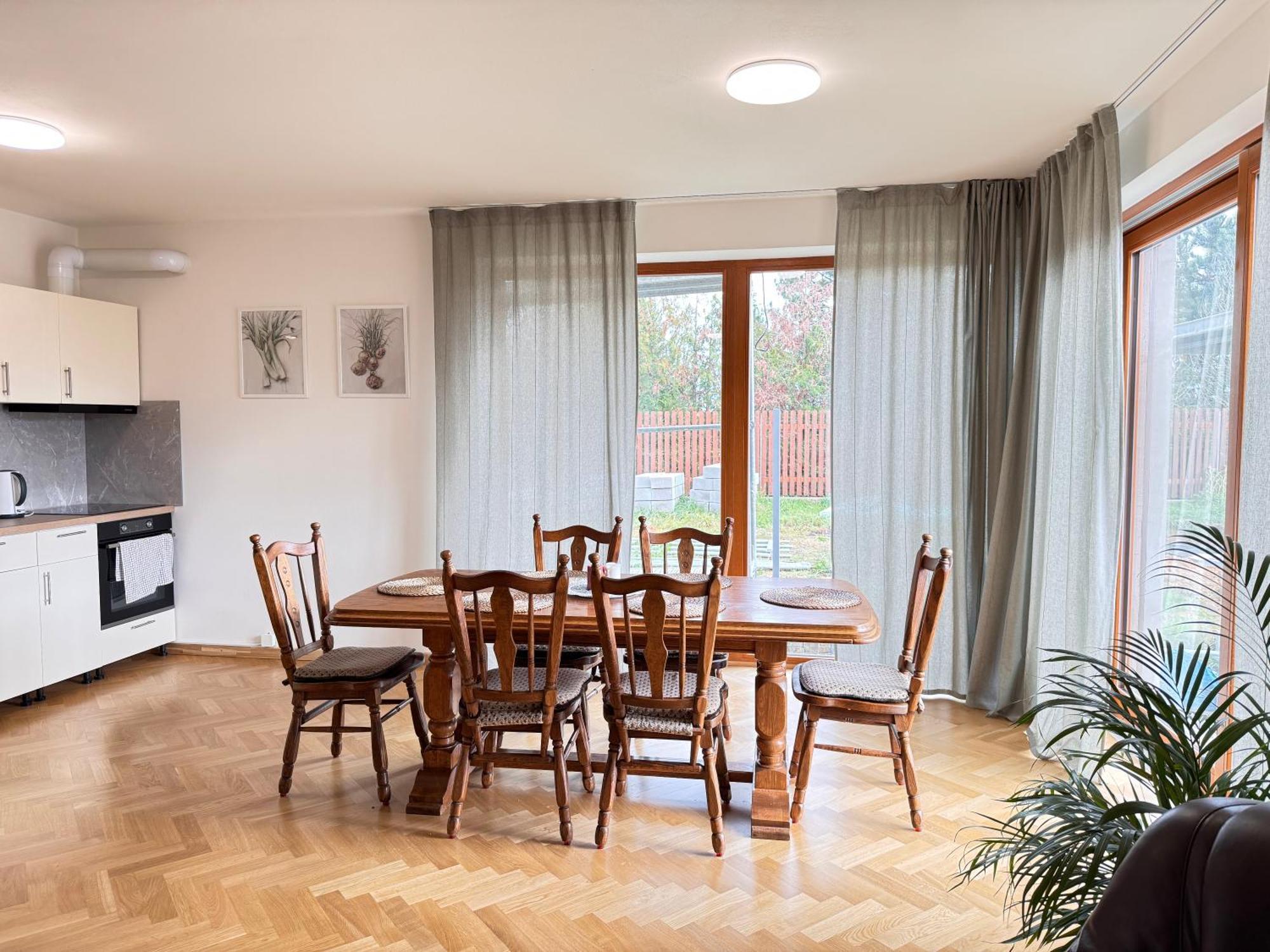 Familyvilla, New 4 Luxury Big Apartments, Parking