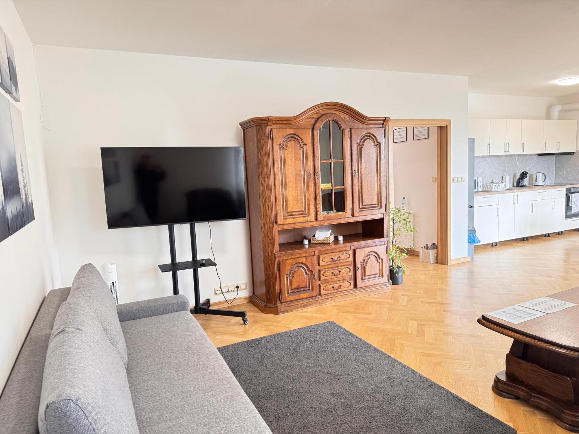 Familyvilla, New 4 Luxury Big Apartments, Parking