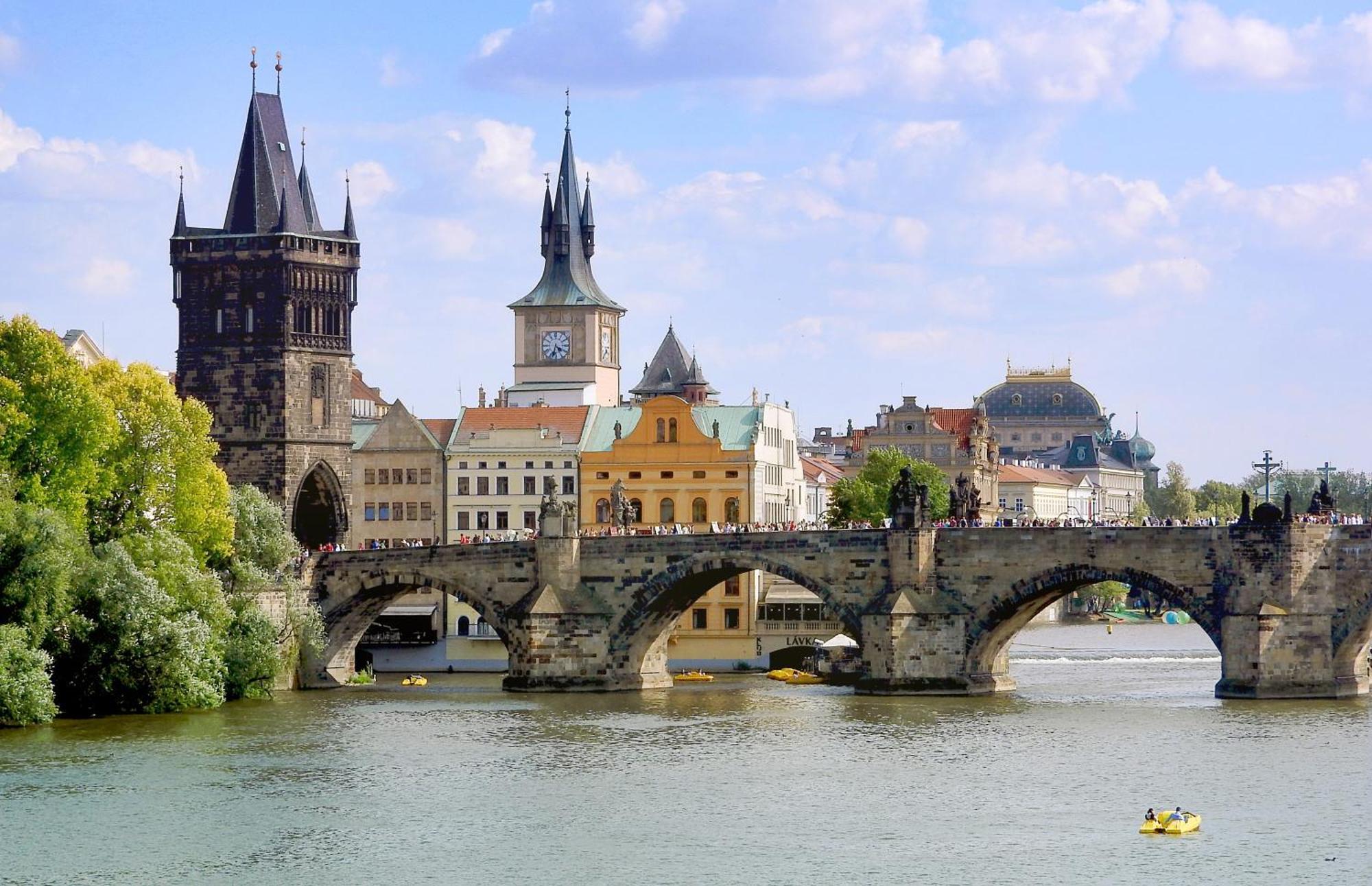 Luxurious Two-bedroom In The Old Town