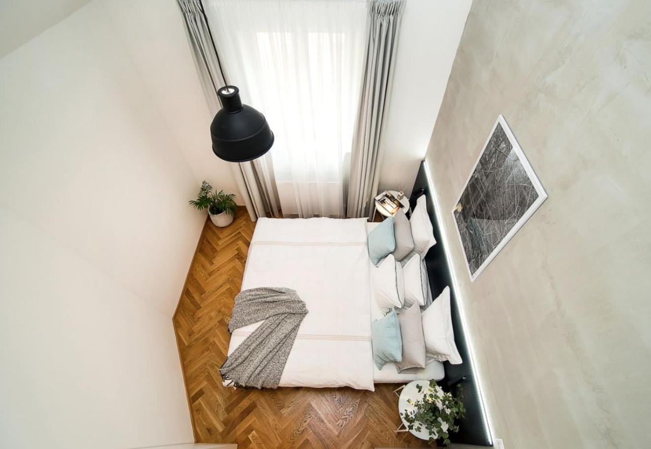 Apartment Large And Modern In The Heart Of Prag