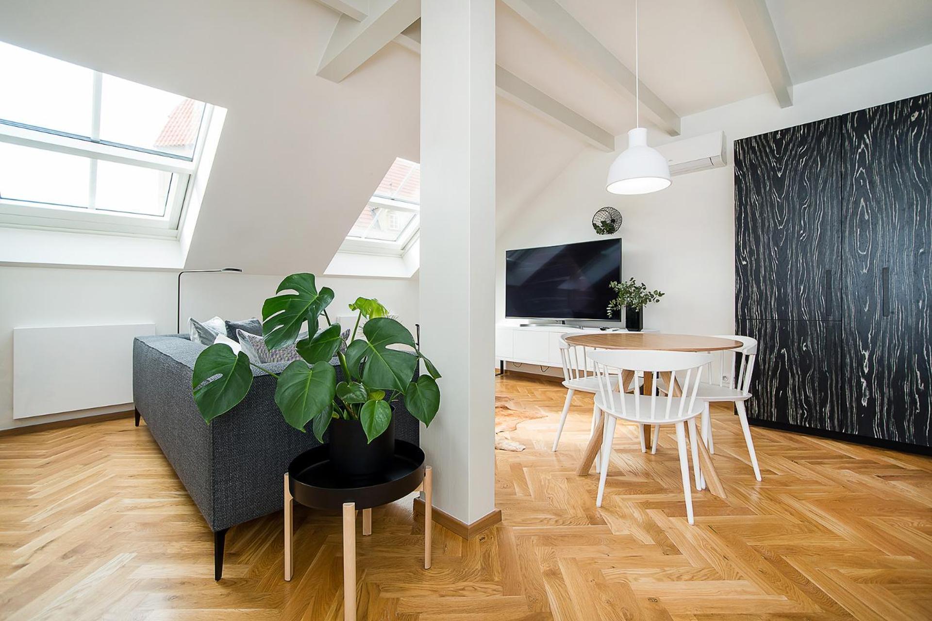 Large And Modern In The Heart Of * Prag