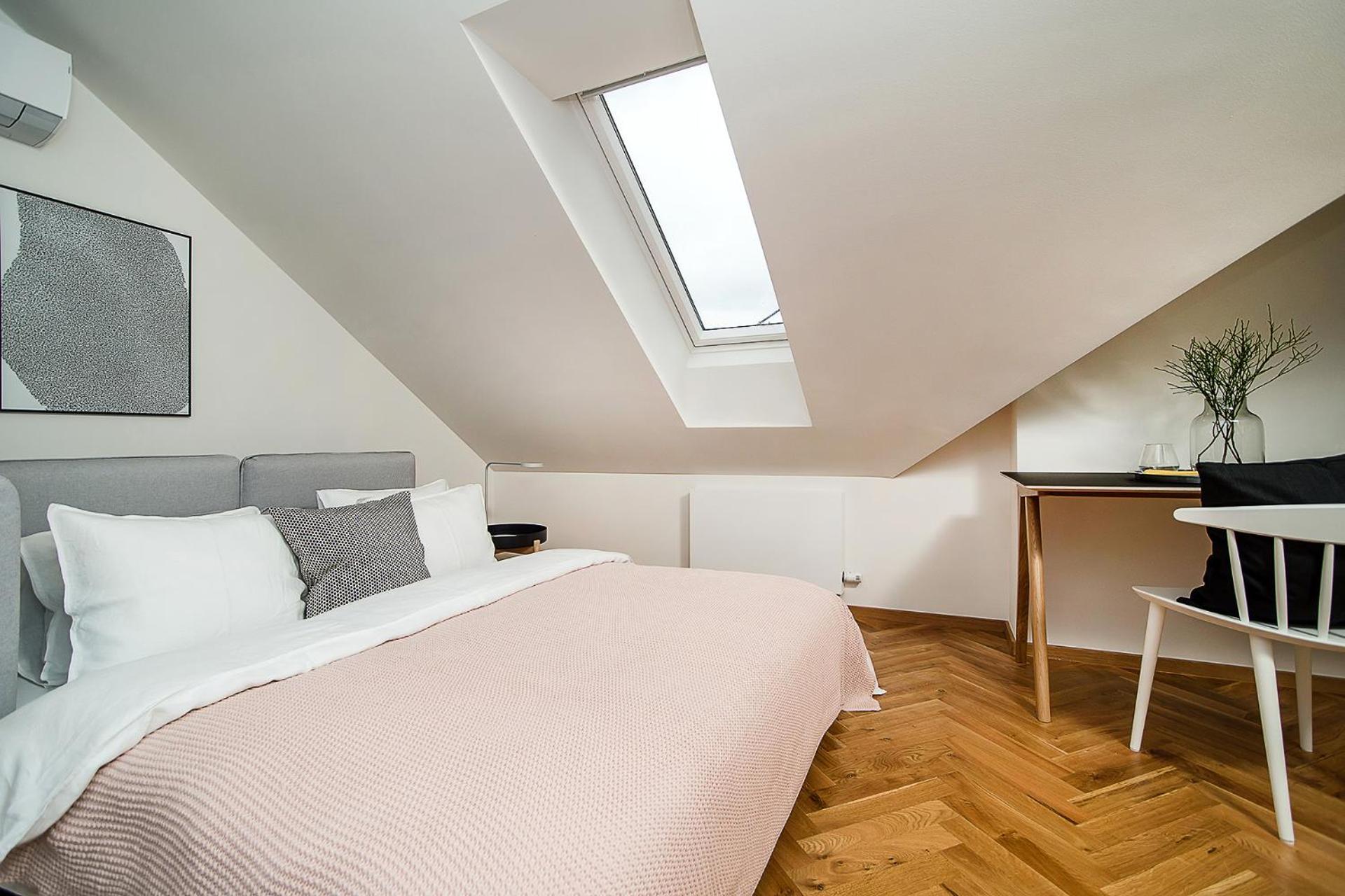 Large And Modern In The Heart Of Apartment