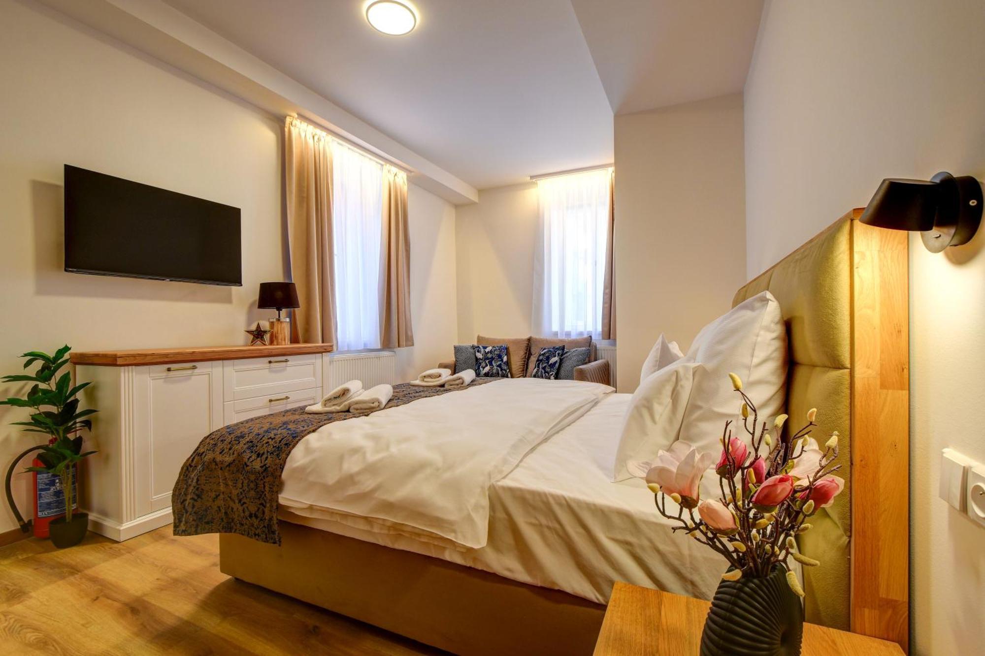 Hotel Karlova 4*