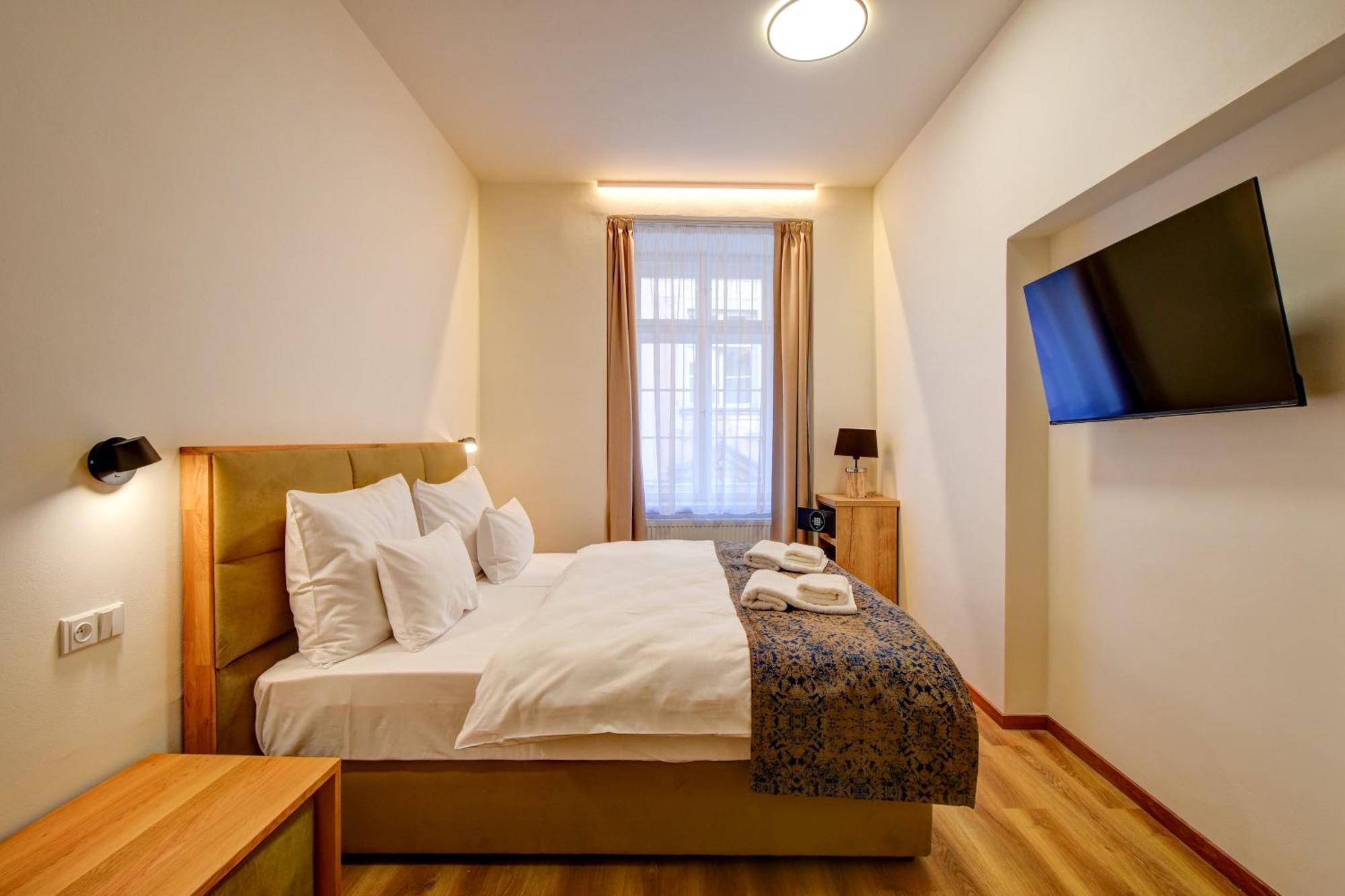 Hotel Karlova 4*