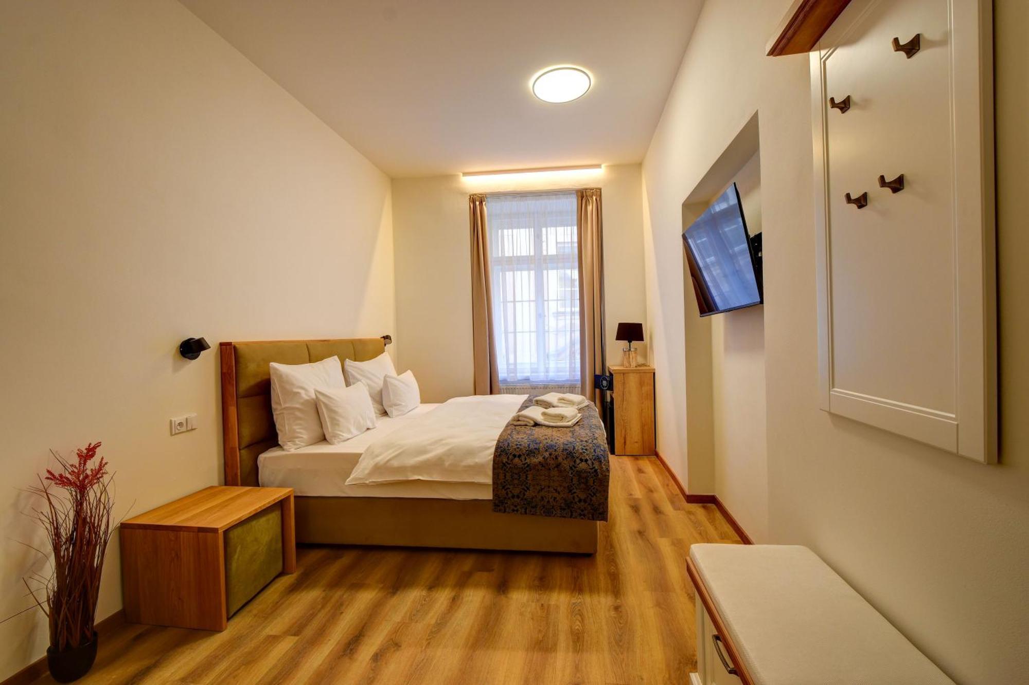Karlova 4*