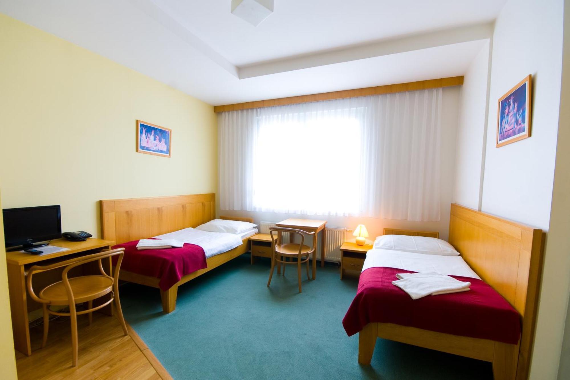 Smaragd Hotell 3*