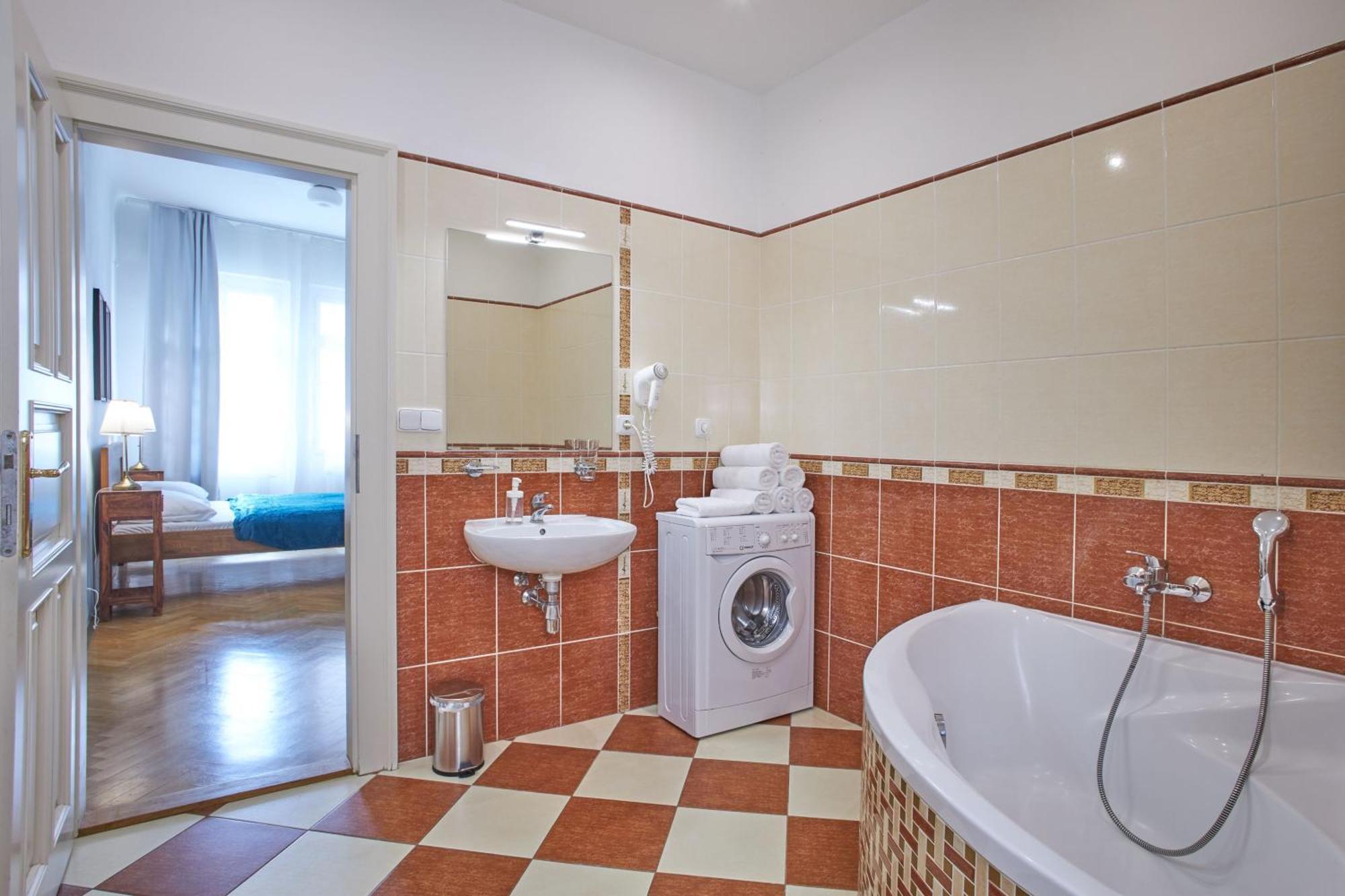 Charles Bridge Aparthotel Prag