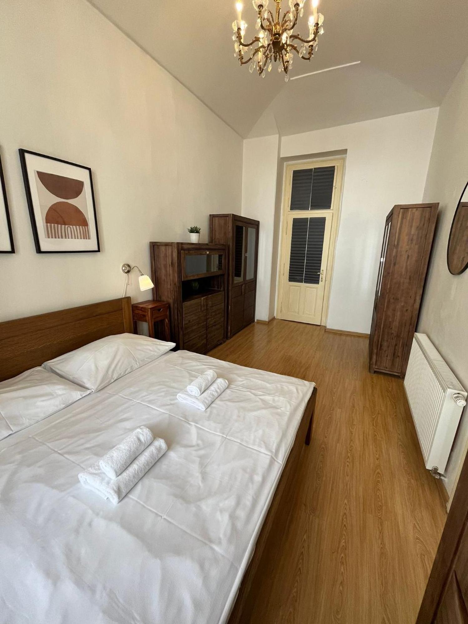 Kaprova - Old Town Apartment