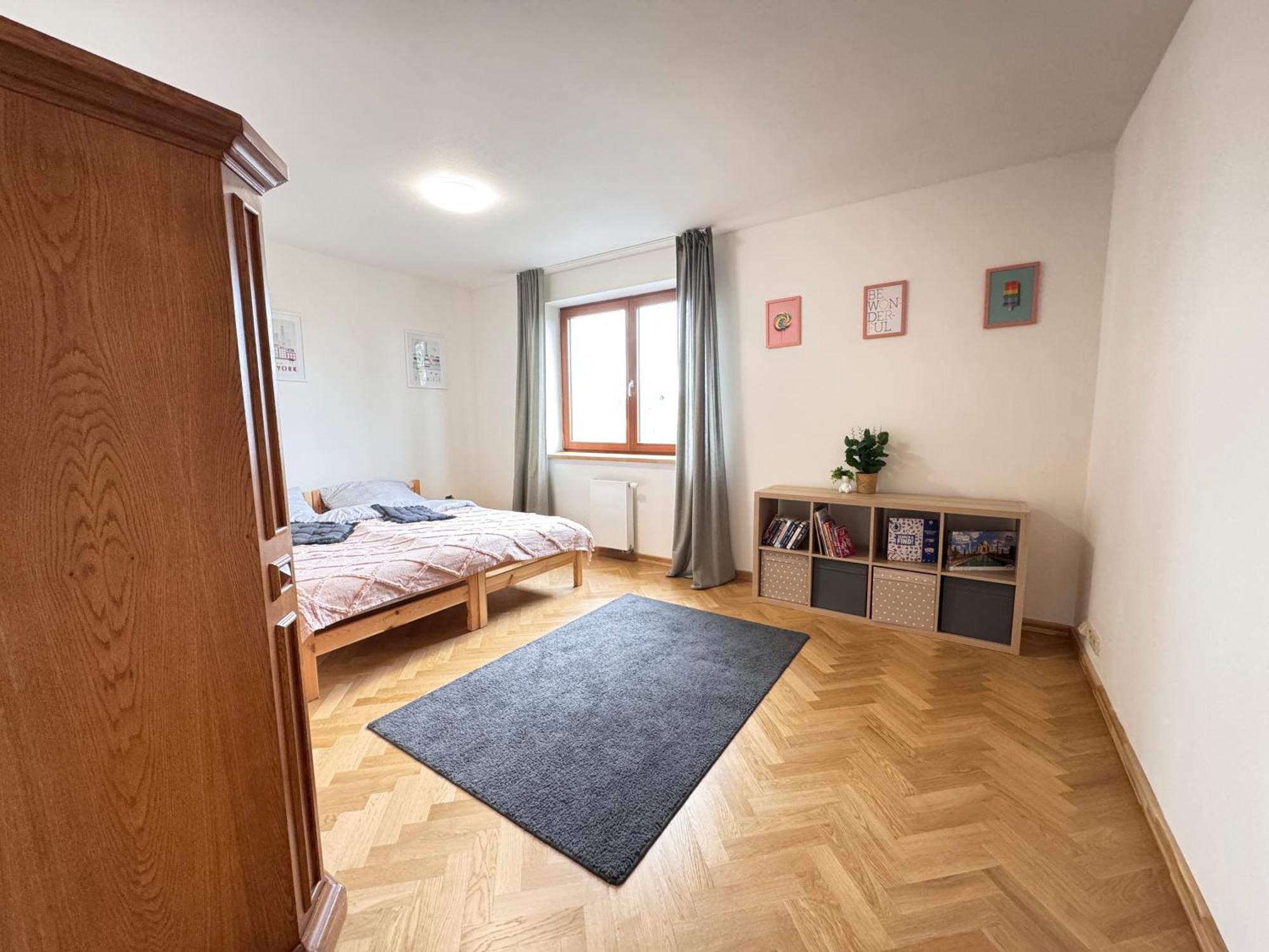 Familyvilla, New 4 Luxury Big Apartments, Parking *