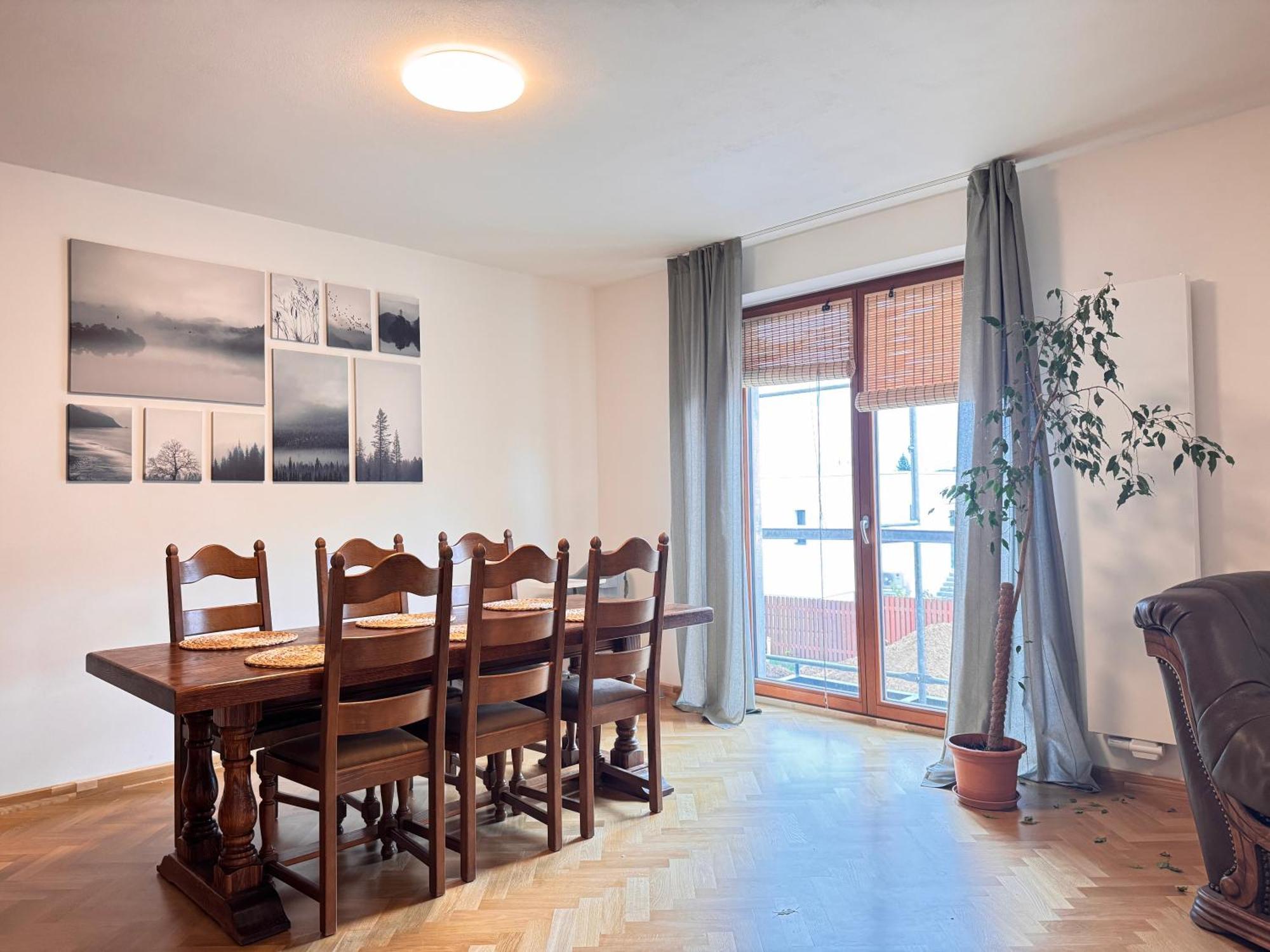 Familyvilla, New 4 Luxury Big Apartments, Parking Prag