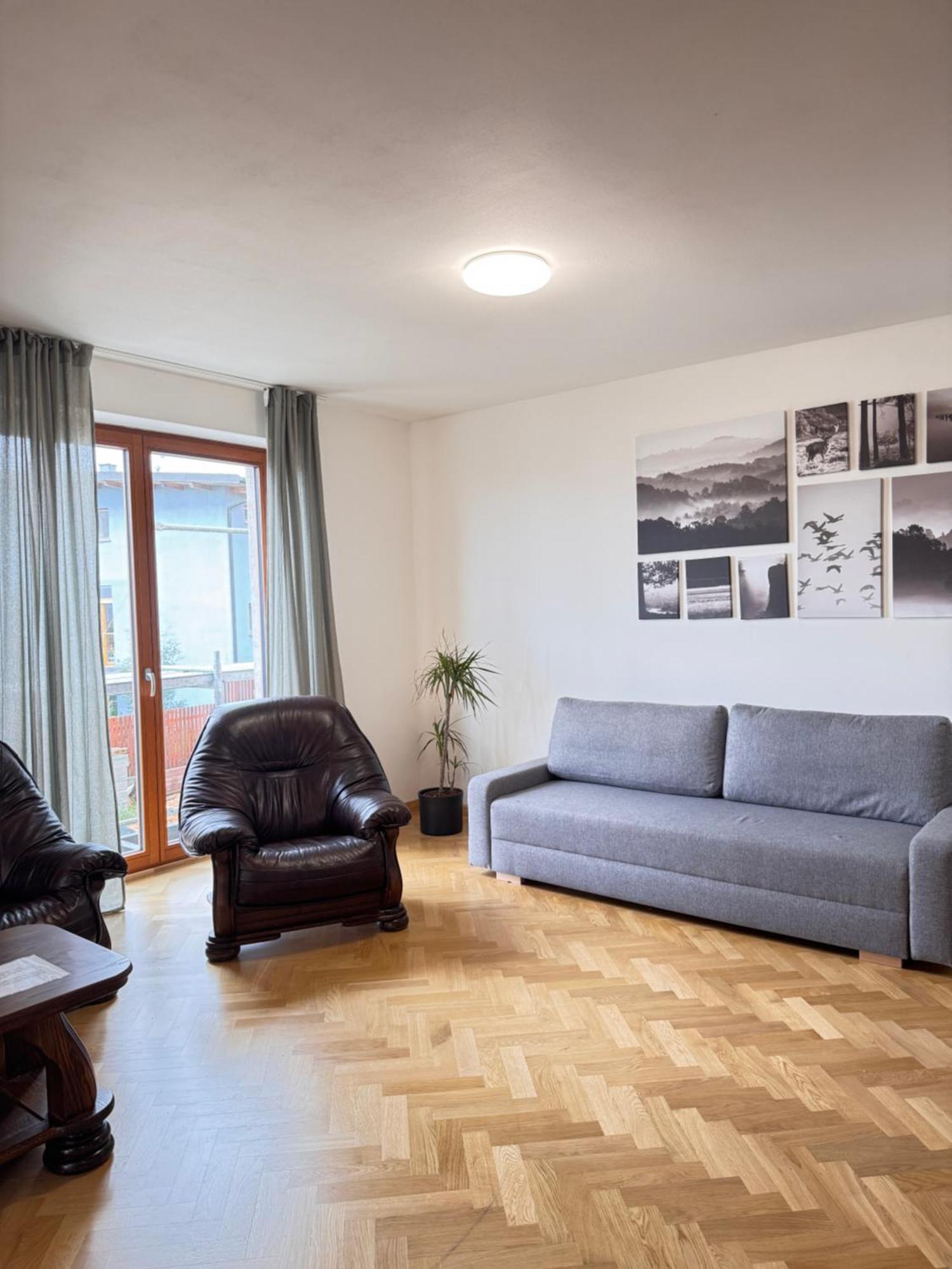 Familyvilla, New 4 Luxury Big Apartments, Parking Prag
