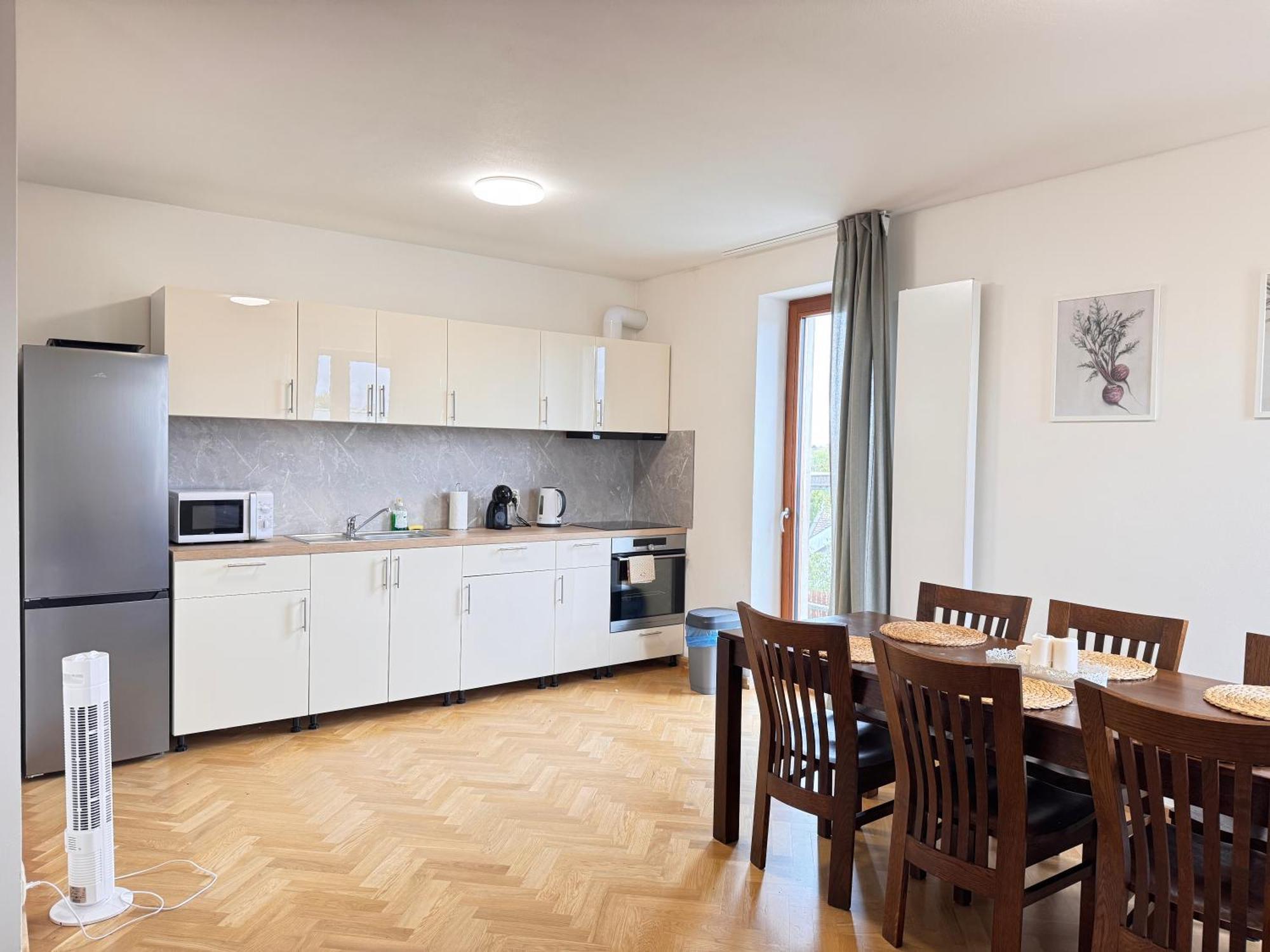 Familyvilla, New 4 Luxury Big Apartments, Parking