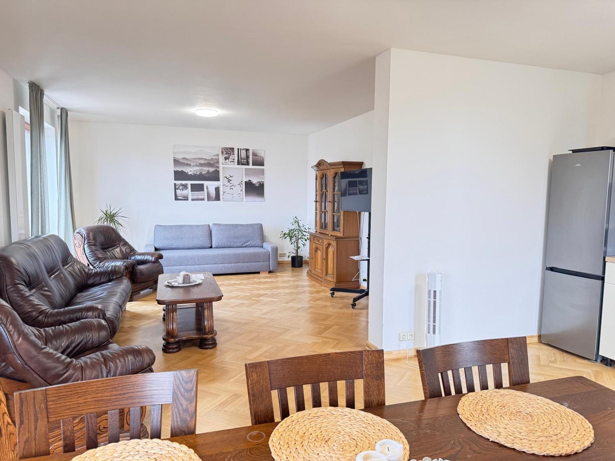 Familyvilla, New 4 Luxury Big Apartments, Parking *