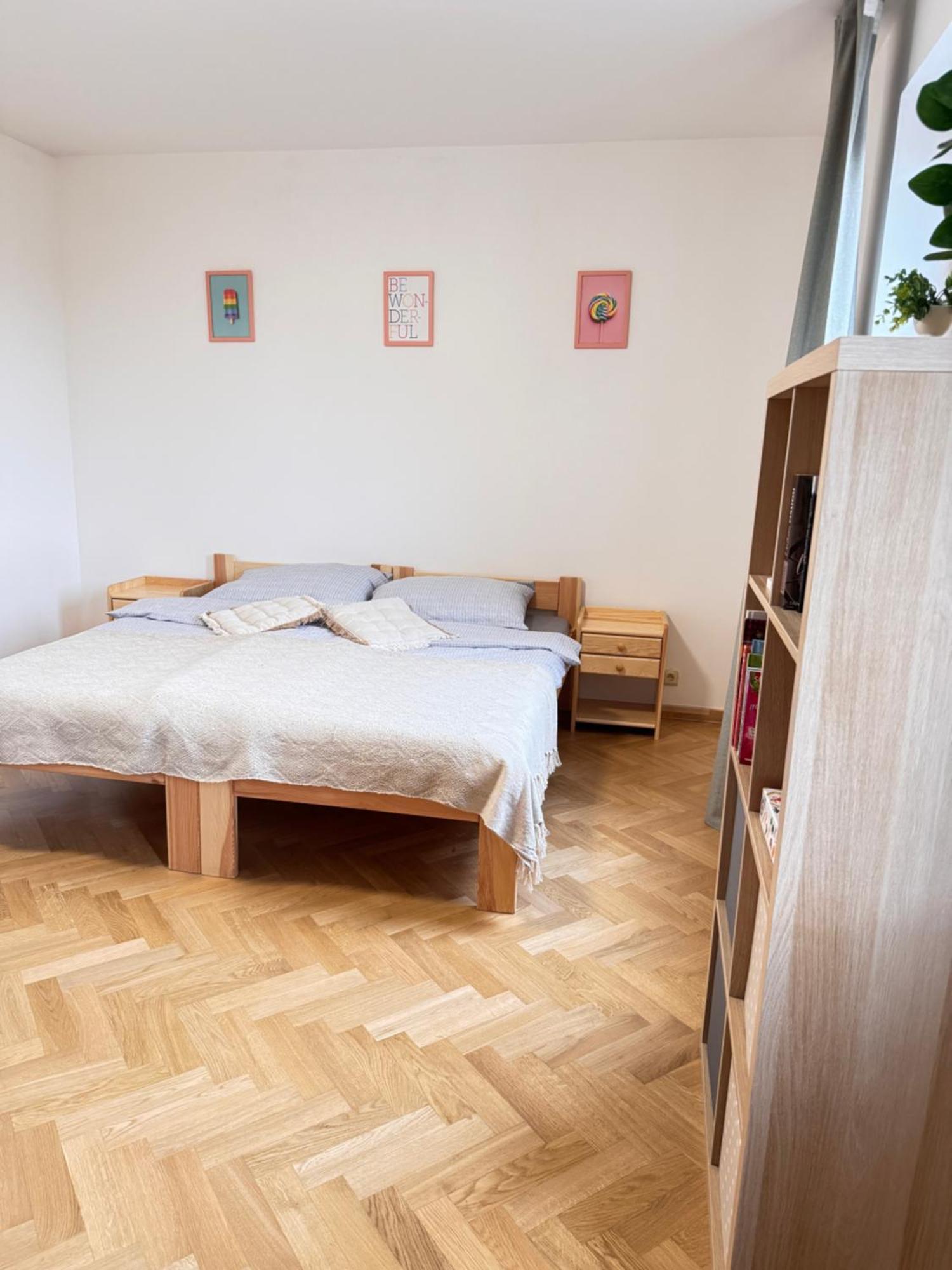 Familyvilla, New 4 Luxury Big Apartments, Parking Prag
