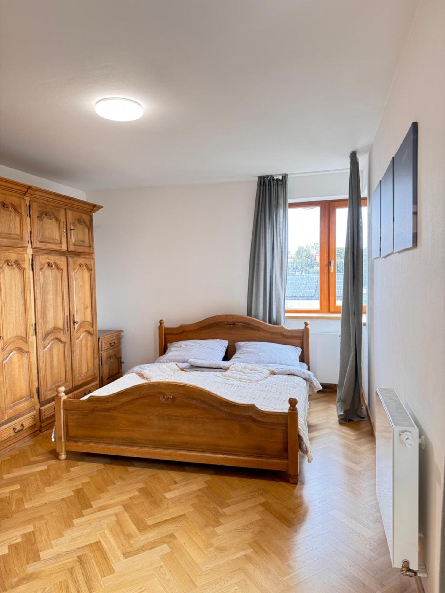 Familyvilla, New 4 Luxury Big Apartments, Parking