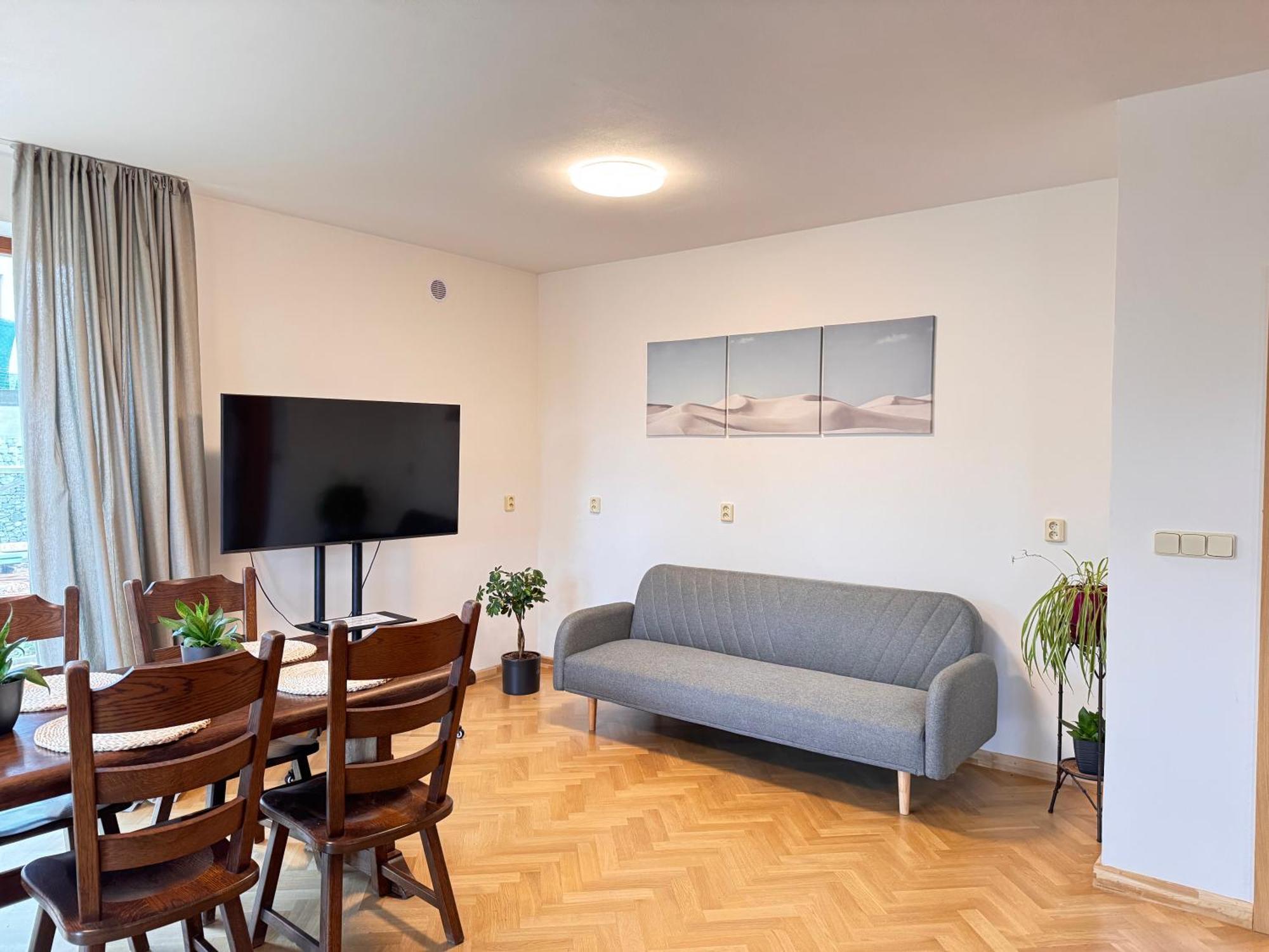 Familyvilla, New 4 Luxury Big Apartments, Parking