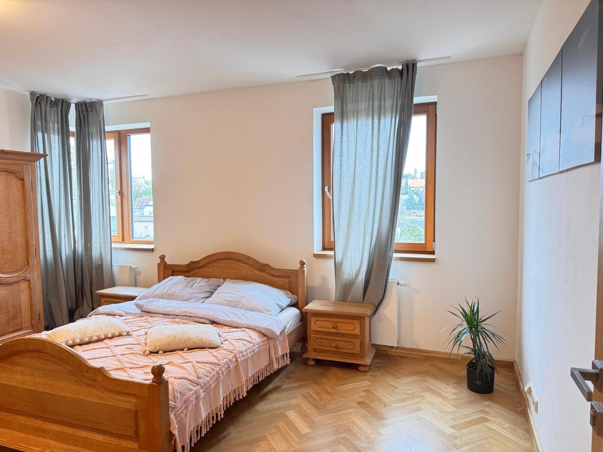 Familyvilla, New 4 Luxury Big Apartments, Parking Prag