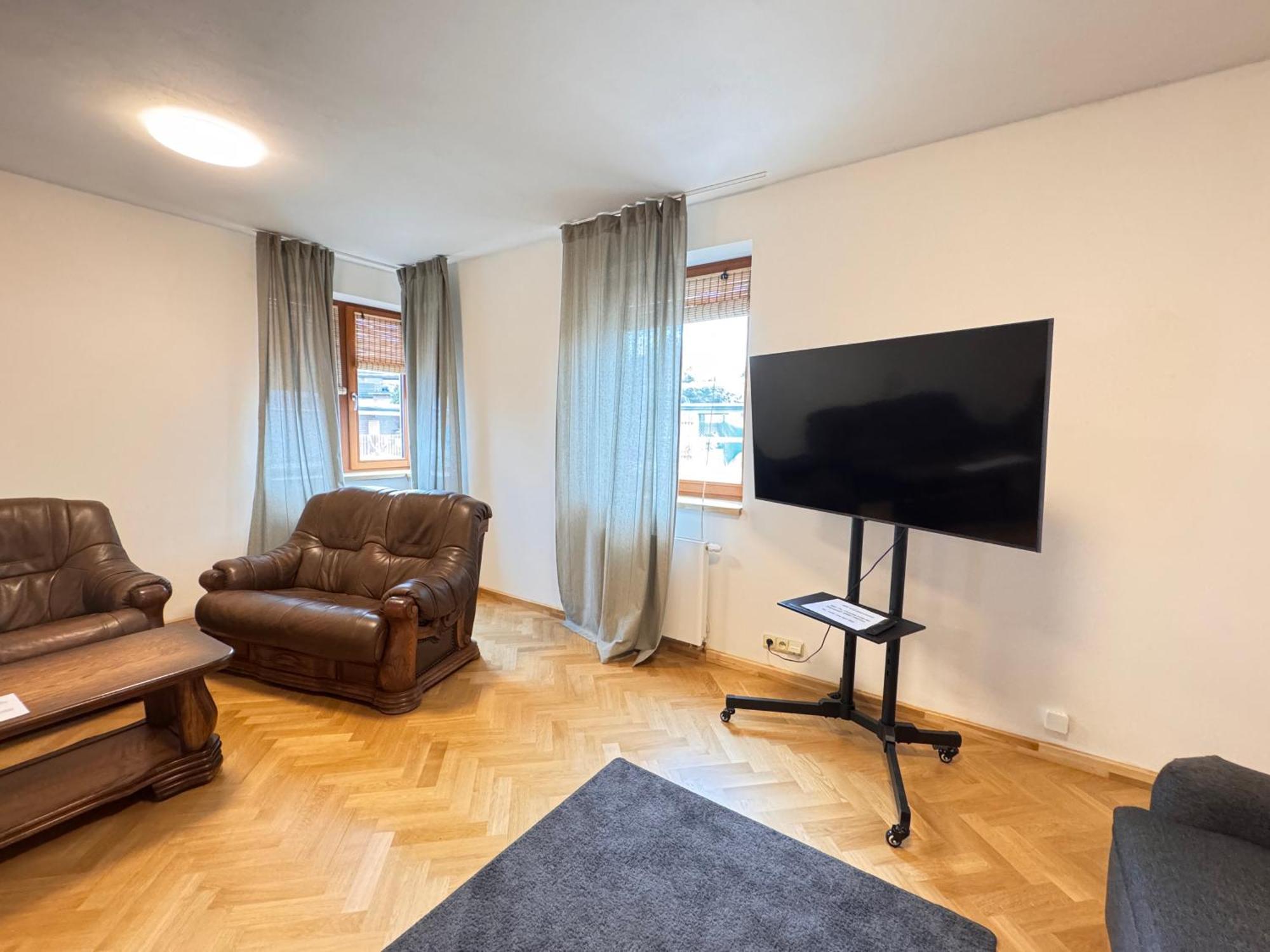 Familyvilla, New 4 Luxury Big Apartments, Parking * Prag