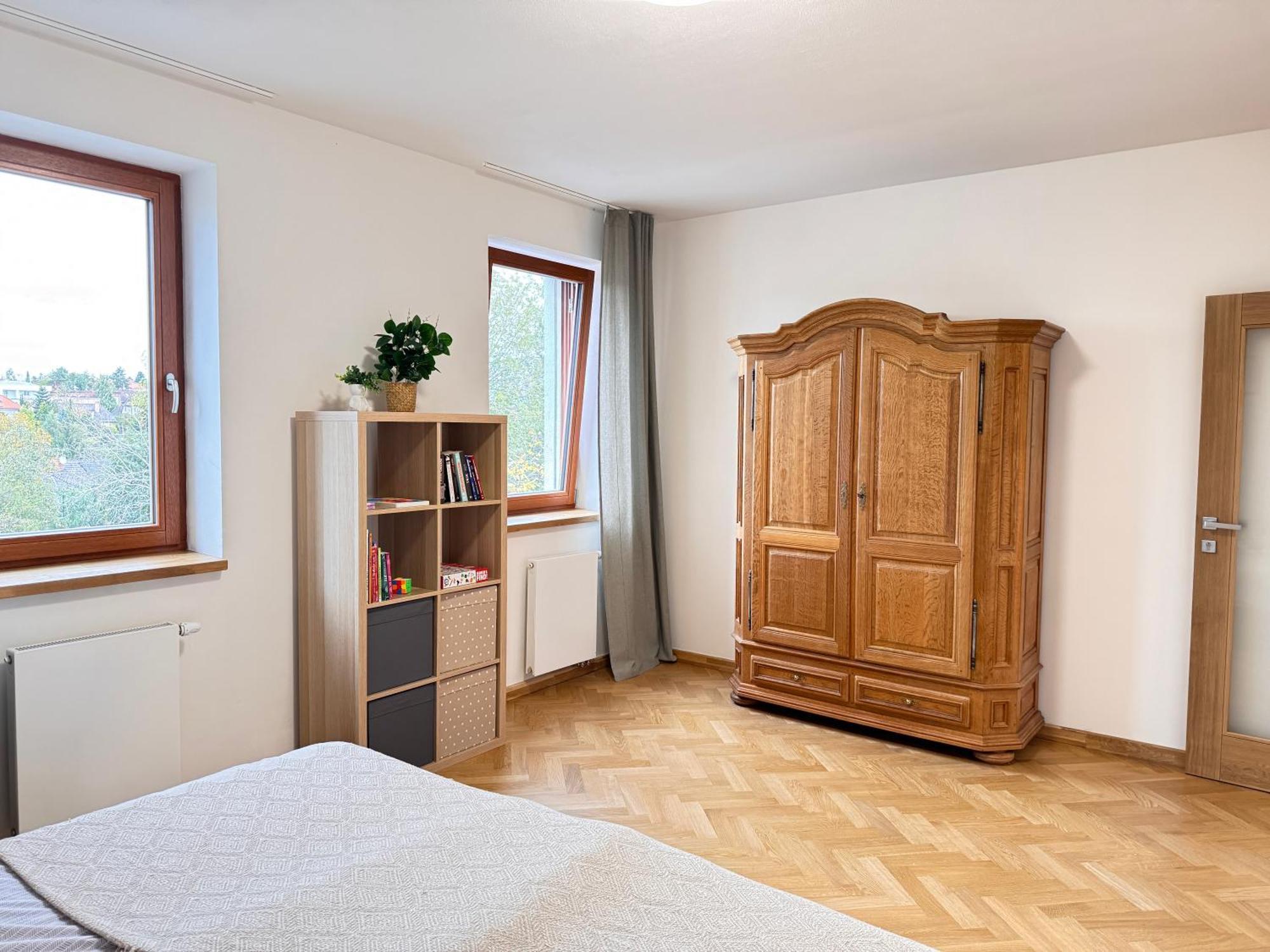 Familyvilla, New 4 Luxury Big Apartments, Parking