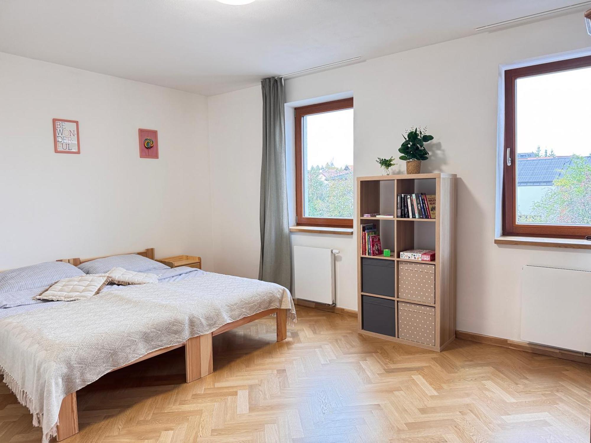 Familyvilla, New 4 Luxury Big Apartments, Parking Prag