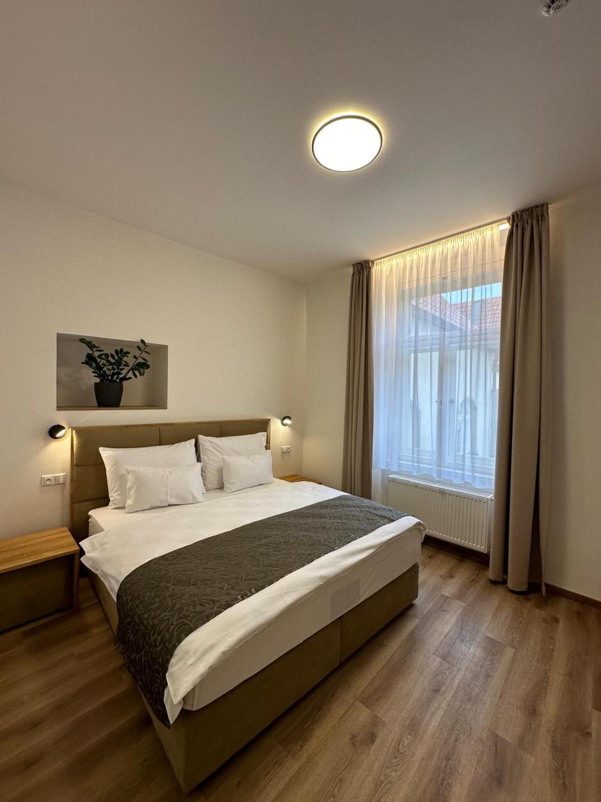 Karlova 4*