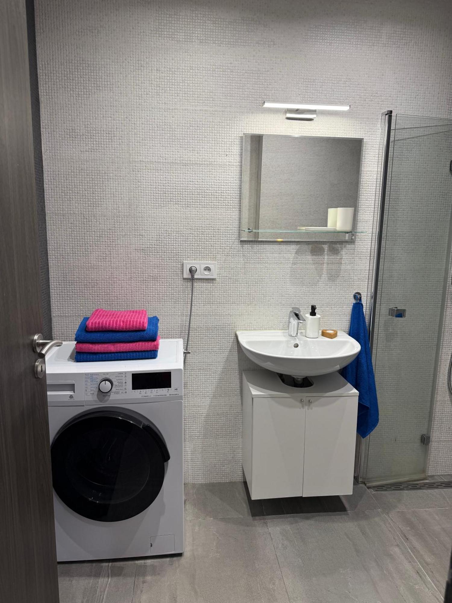 Apartment 72m2 Private Garden Parking Free Prague