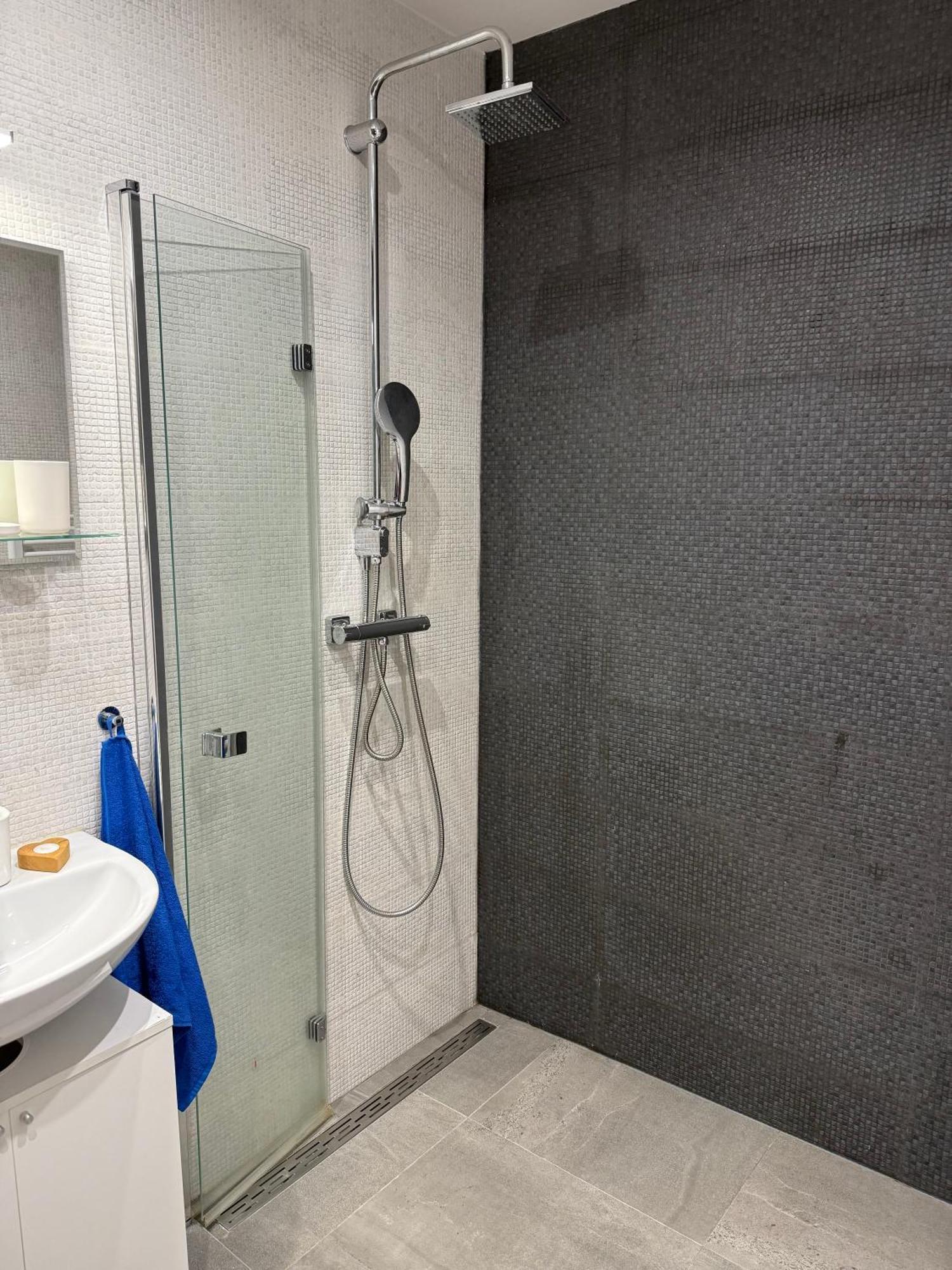 Apartment 72m2 Private Garden Parking Free *