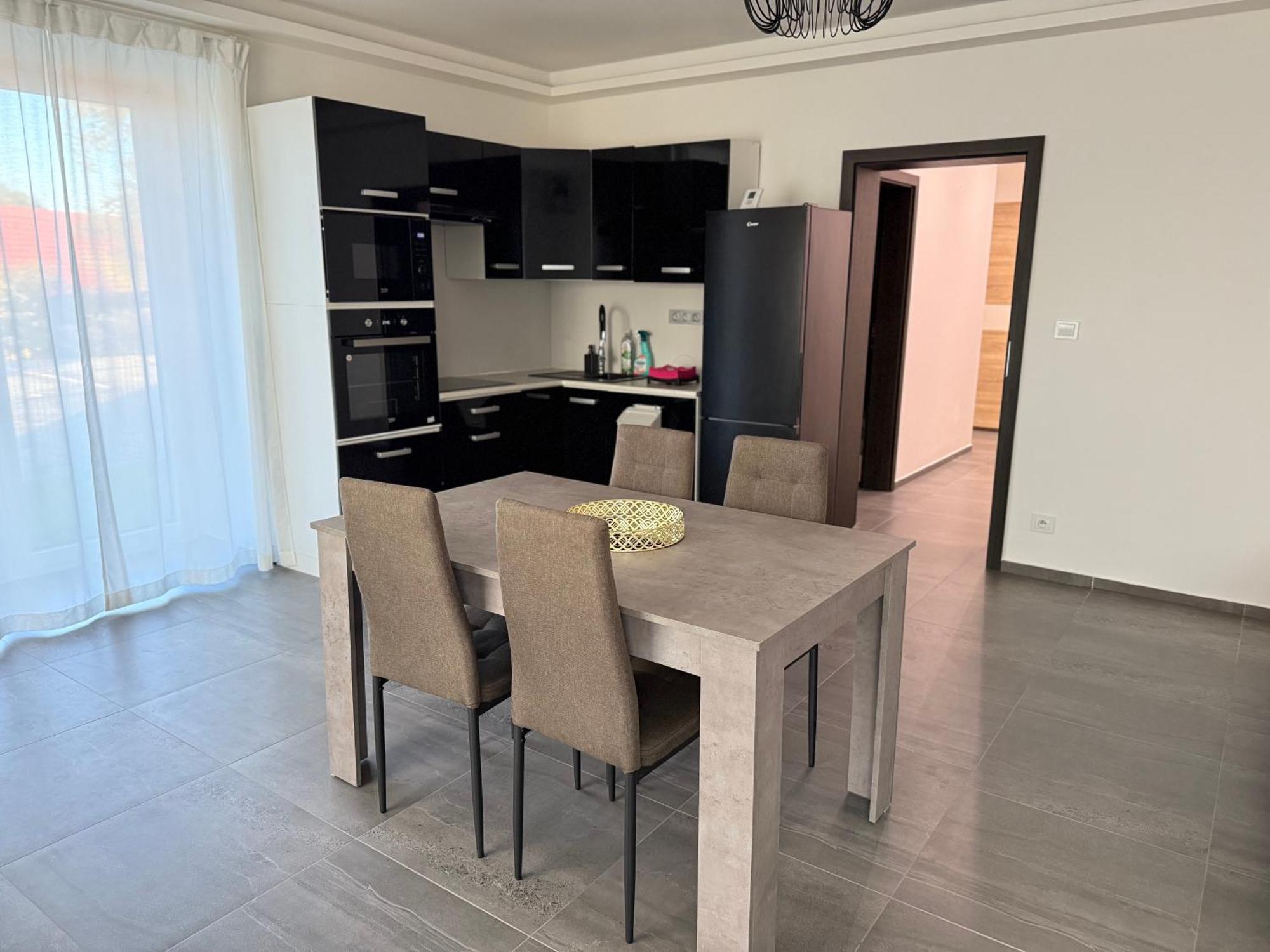 Apartment 72m2 Private Garden Parking Free Prag