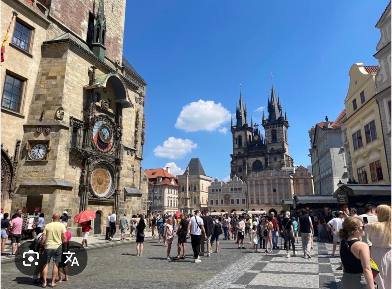 Star 2 * Praha