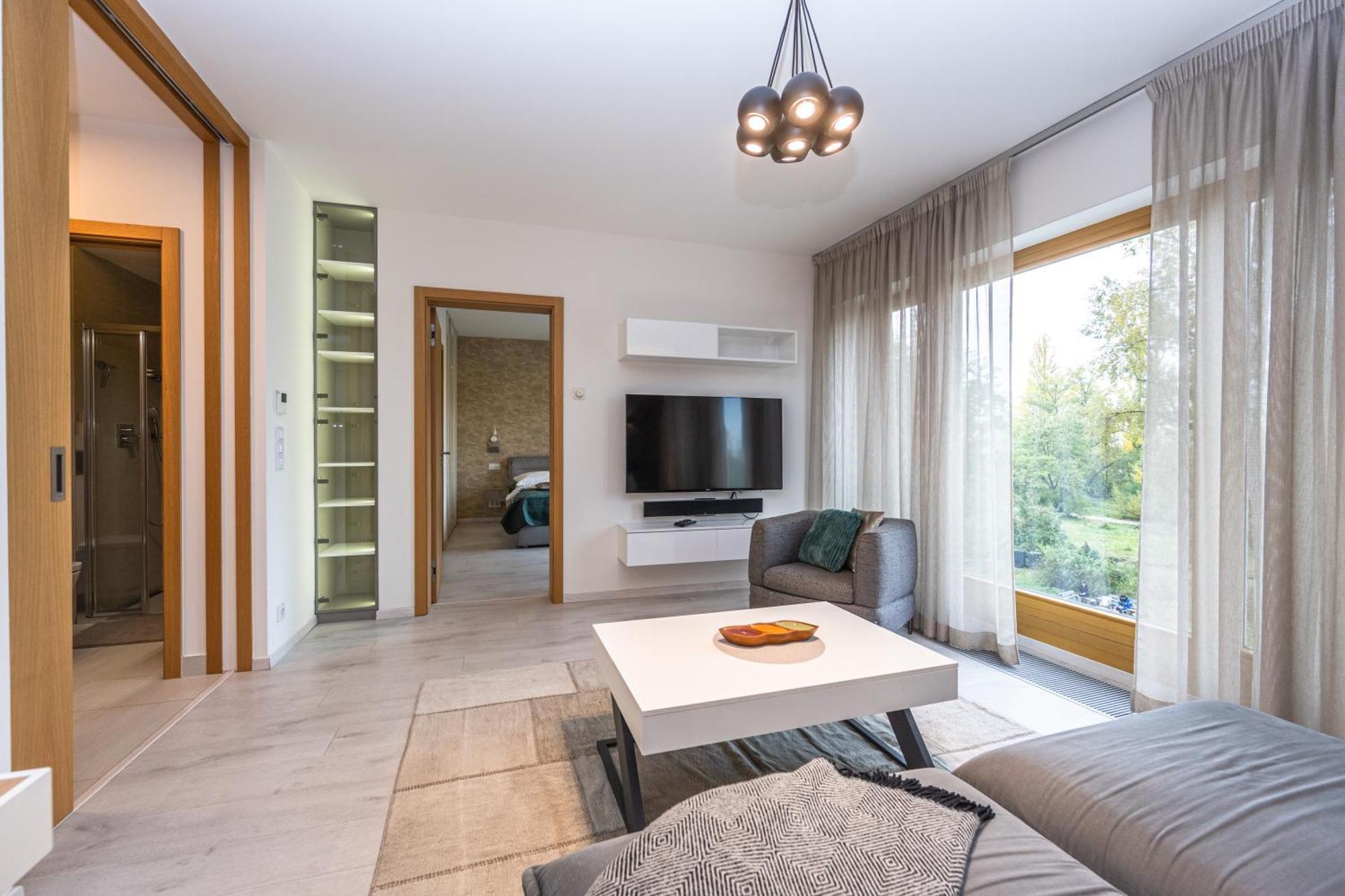 Wishlist Residences - Karlin Free Parking *