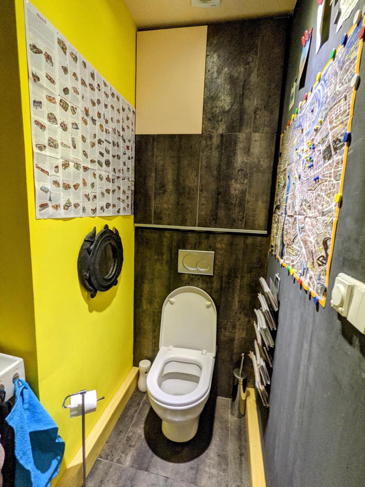Guestrooms, Rooftop With Garden, Spacious Living Room, Character And Fireplace Prague