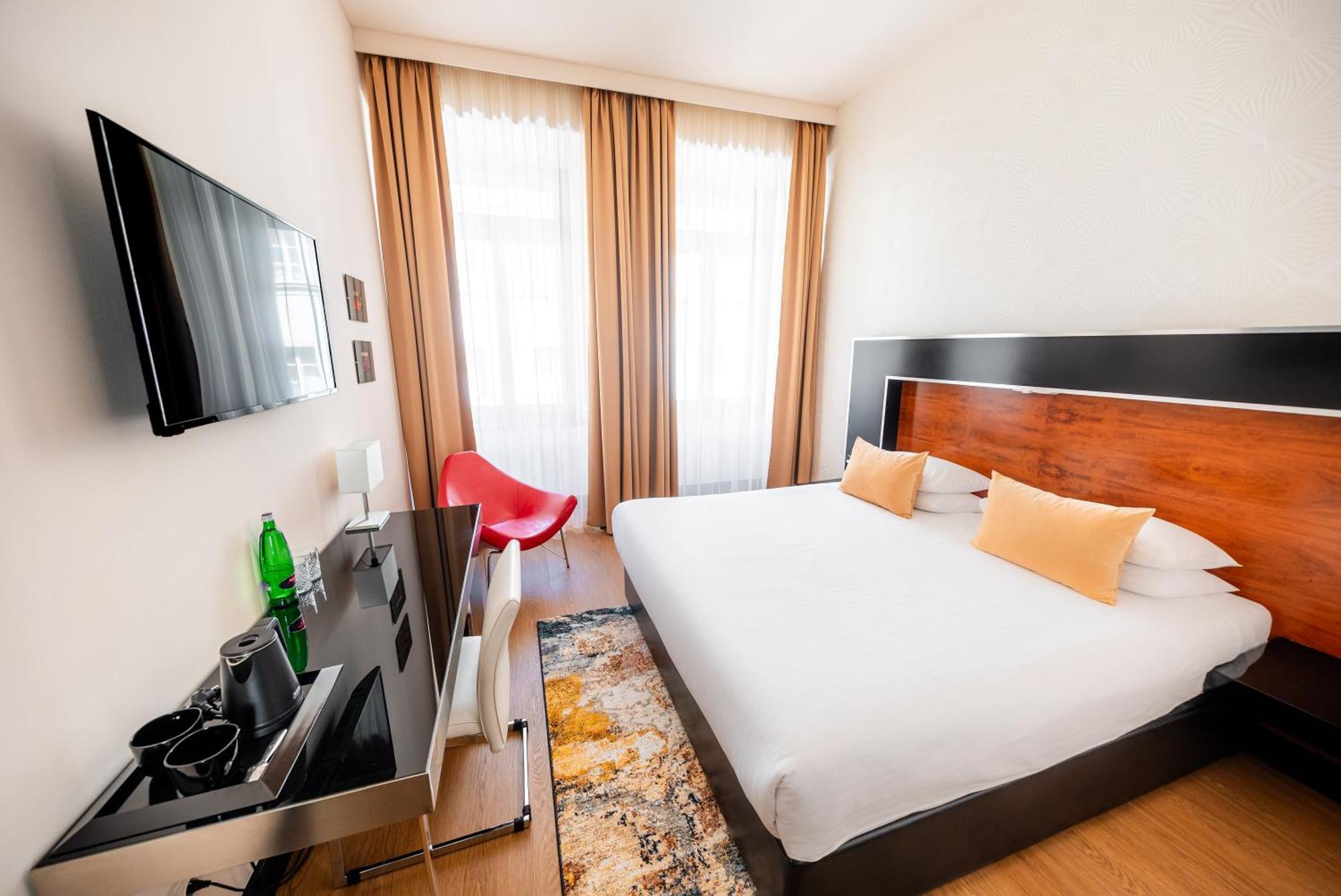 Hotel Grand Majestic 4*