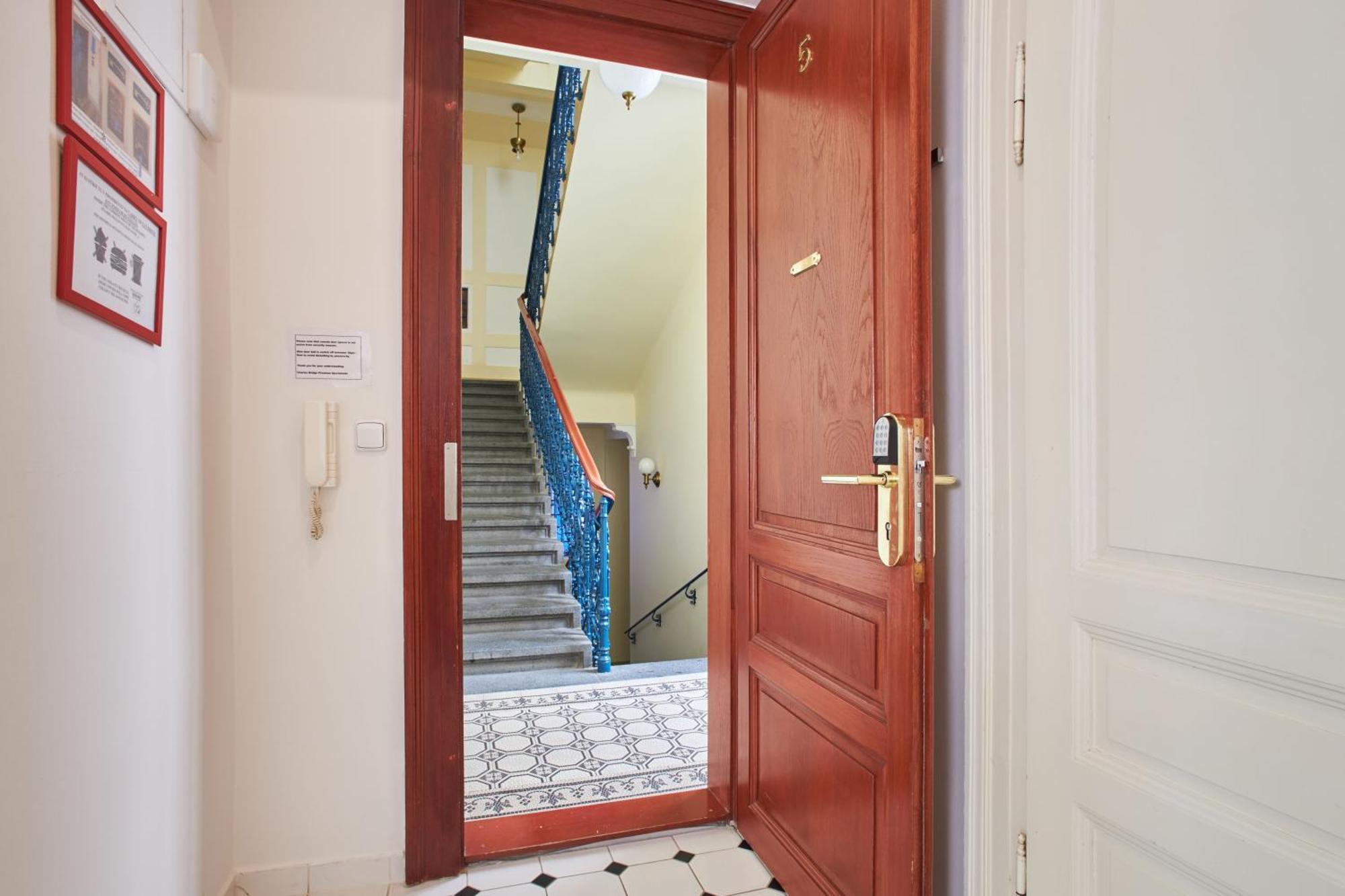 Aparthotel Charles Bridge Premium Residence Prag