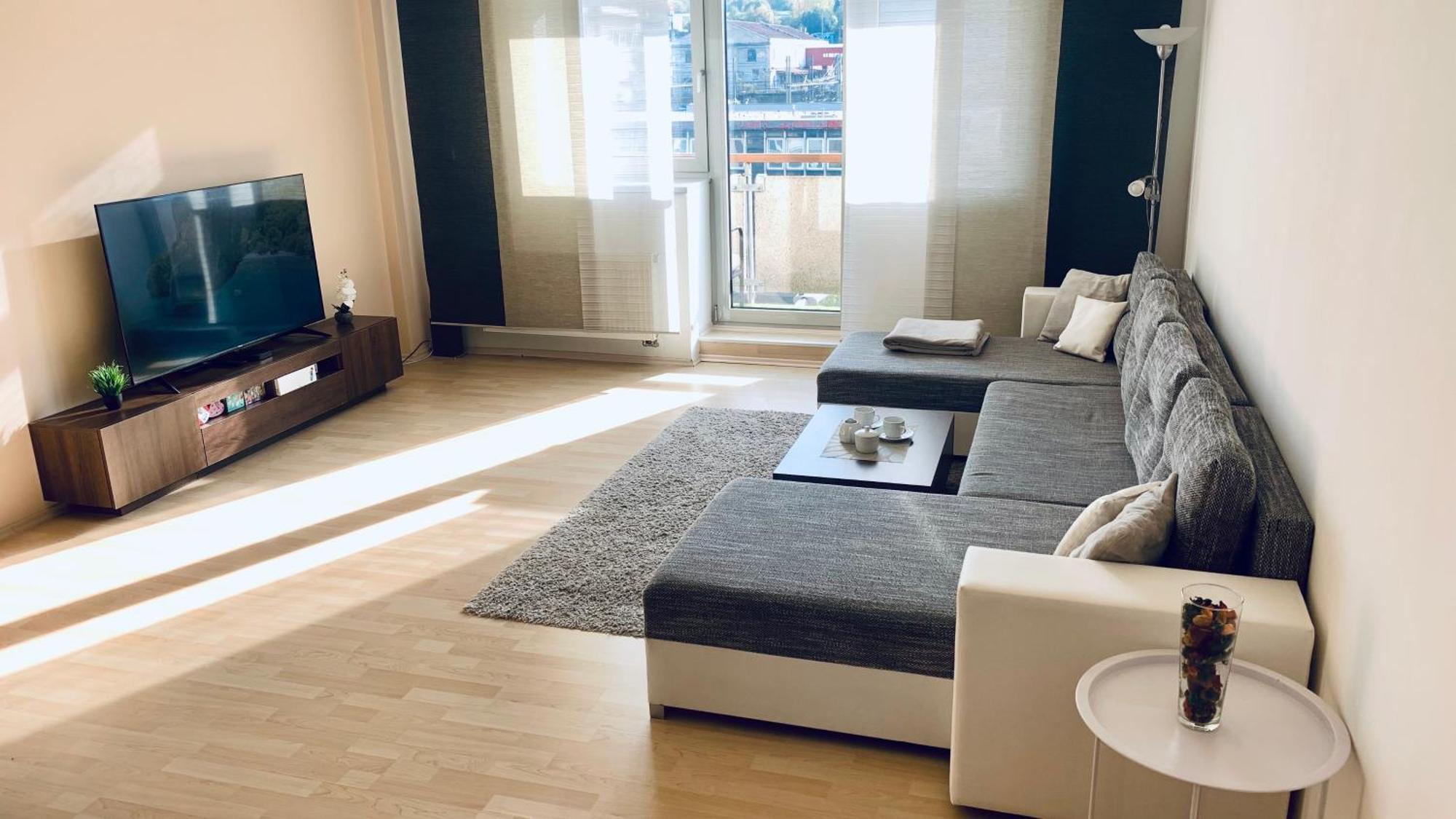 Apartment Ceskomoravska - O2 Arena *