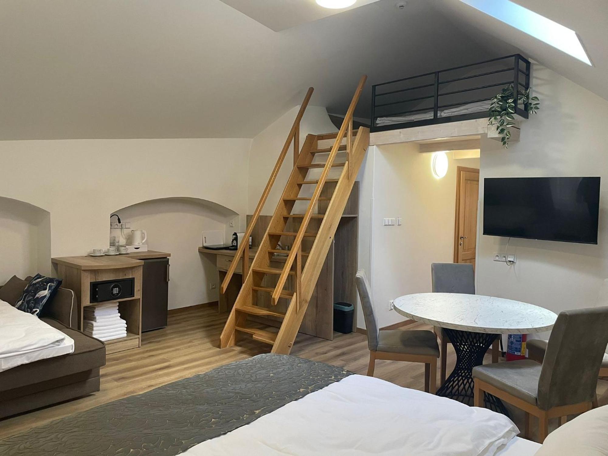Karlova Hotel 4*