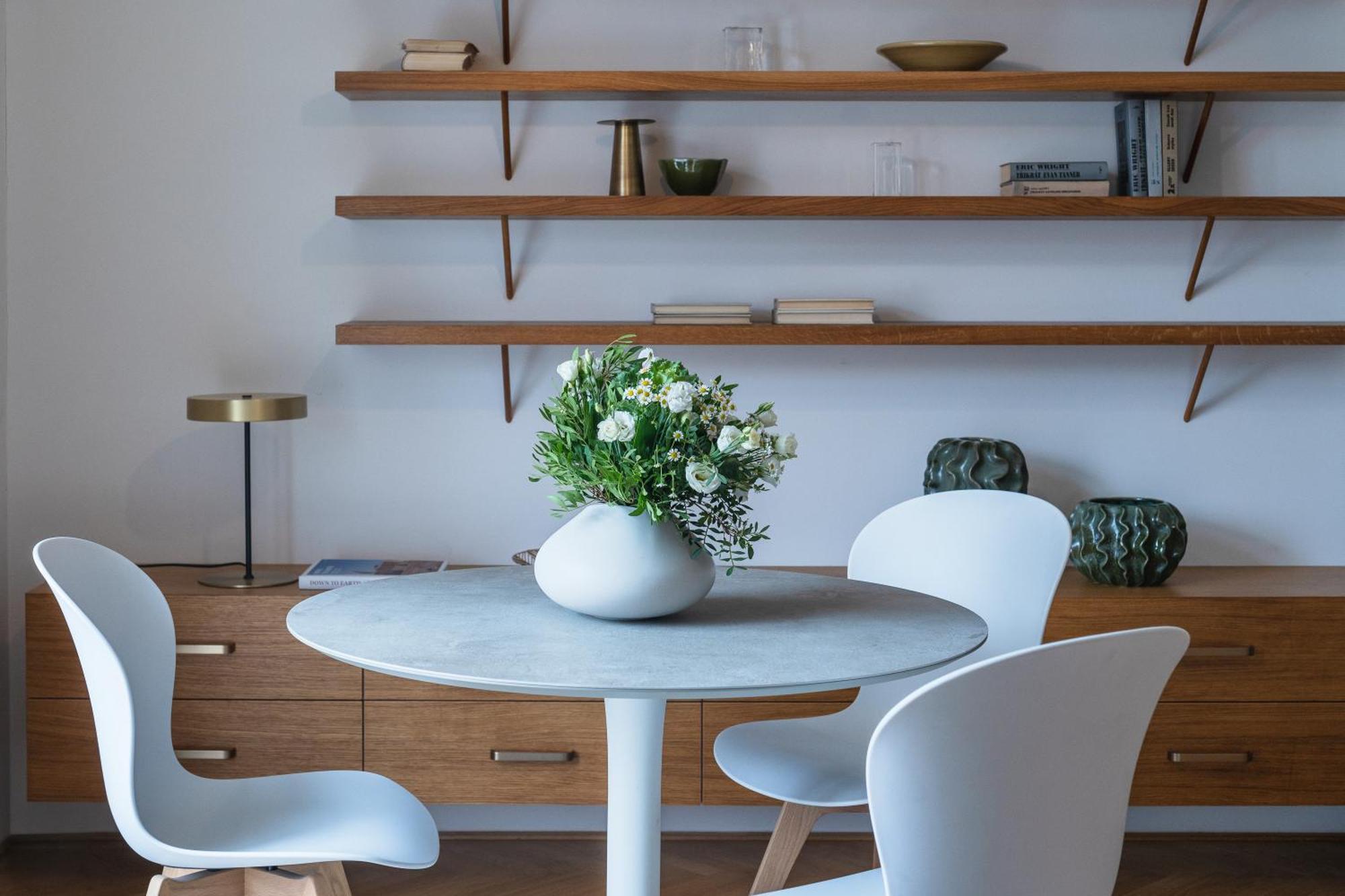 Days - Luxury In Hip Area - 
