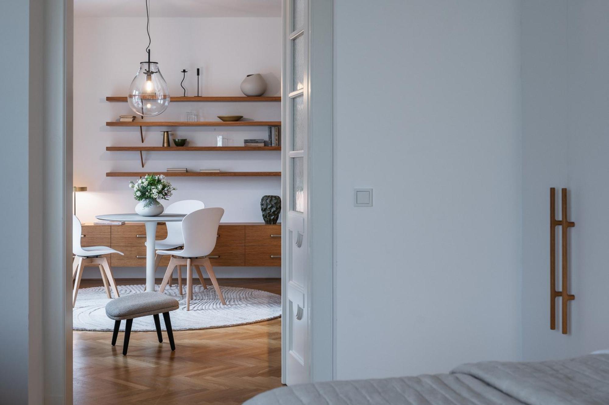 Days - Luxury In Hip Area - 
