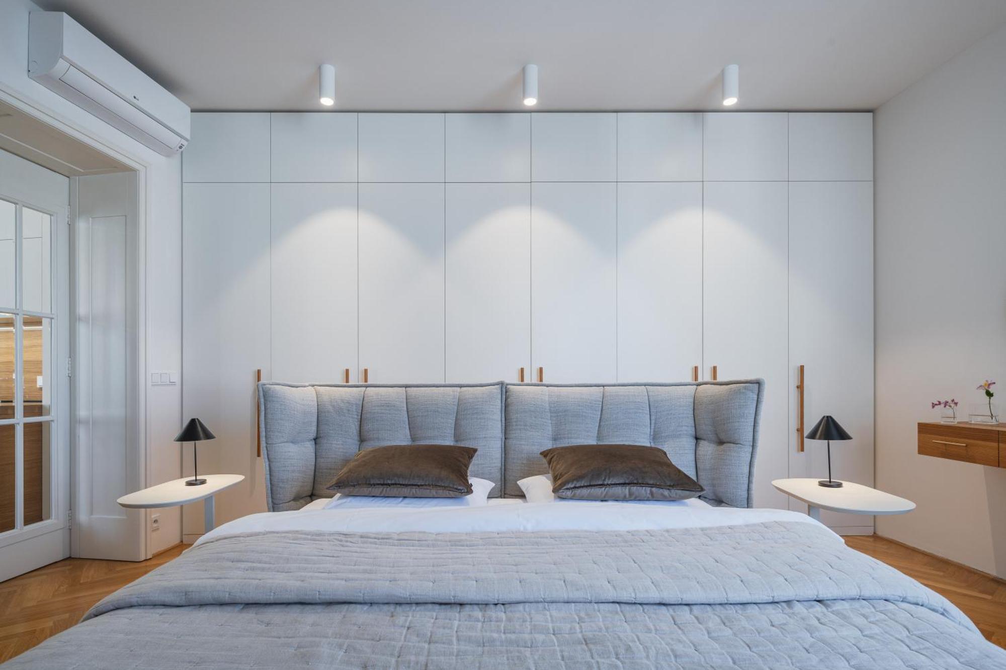 Days - Luxury In Hip Area - 