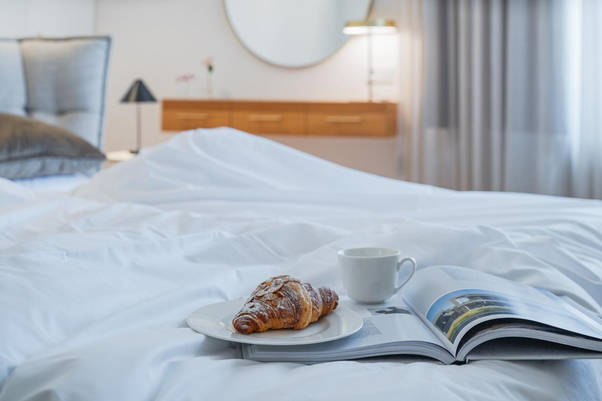 Days - Luxury In Hip Area - 