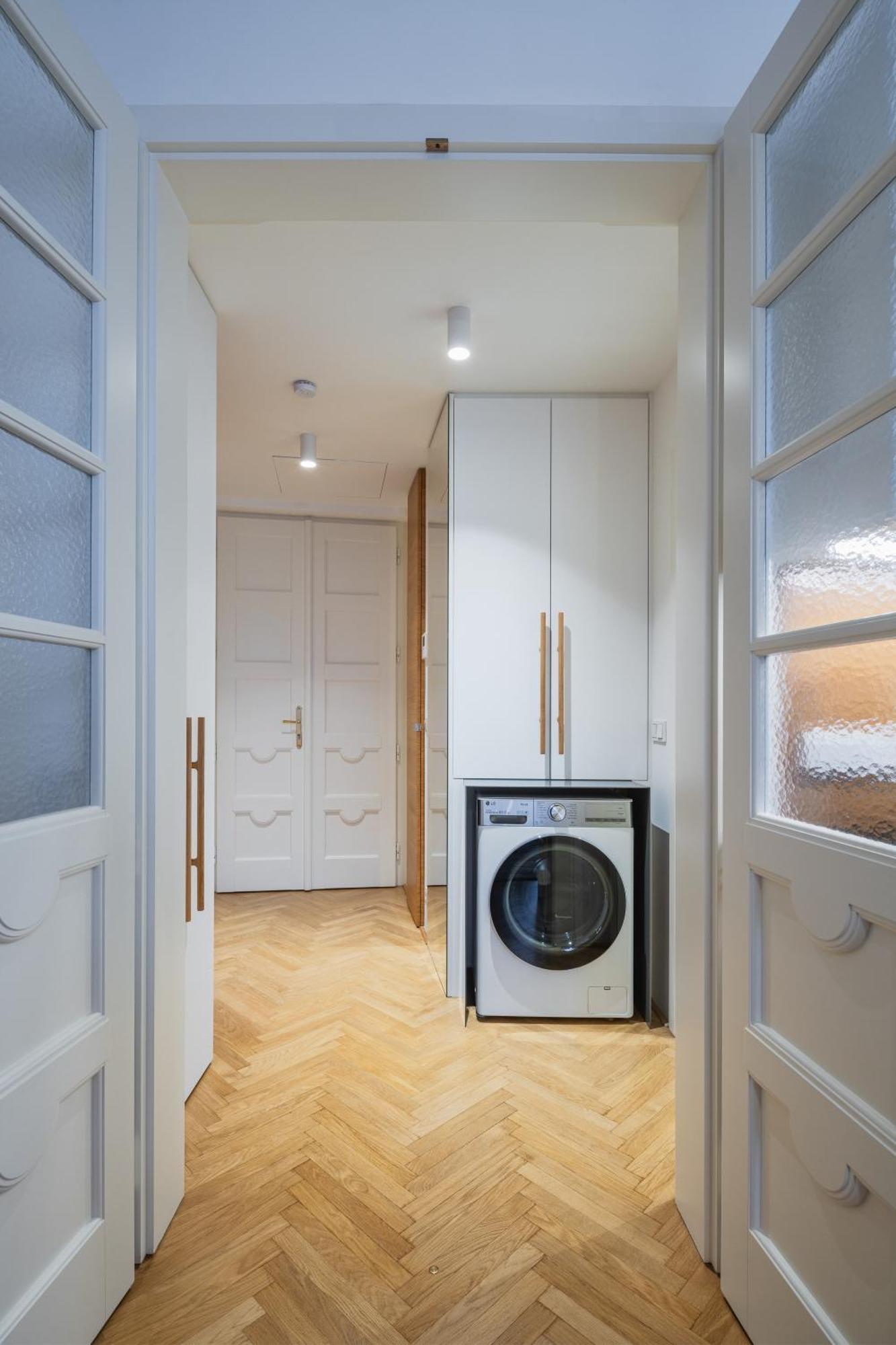 Days - Luxury In Hip Area - 