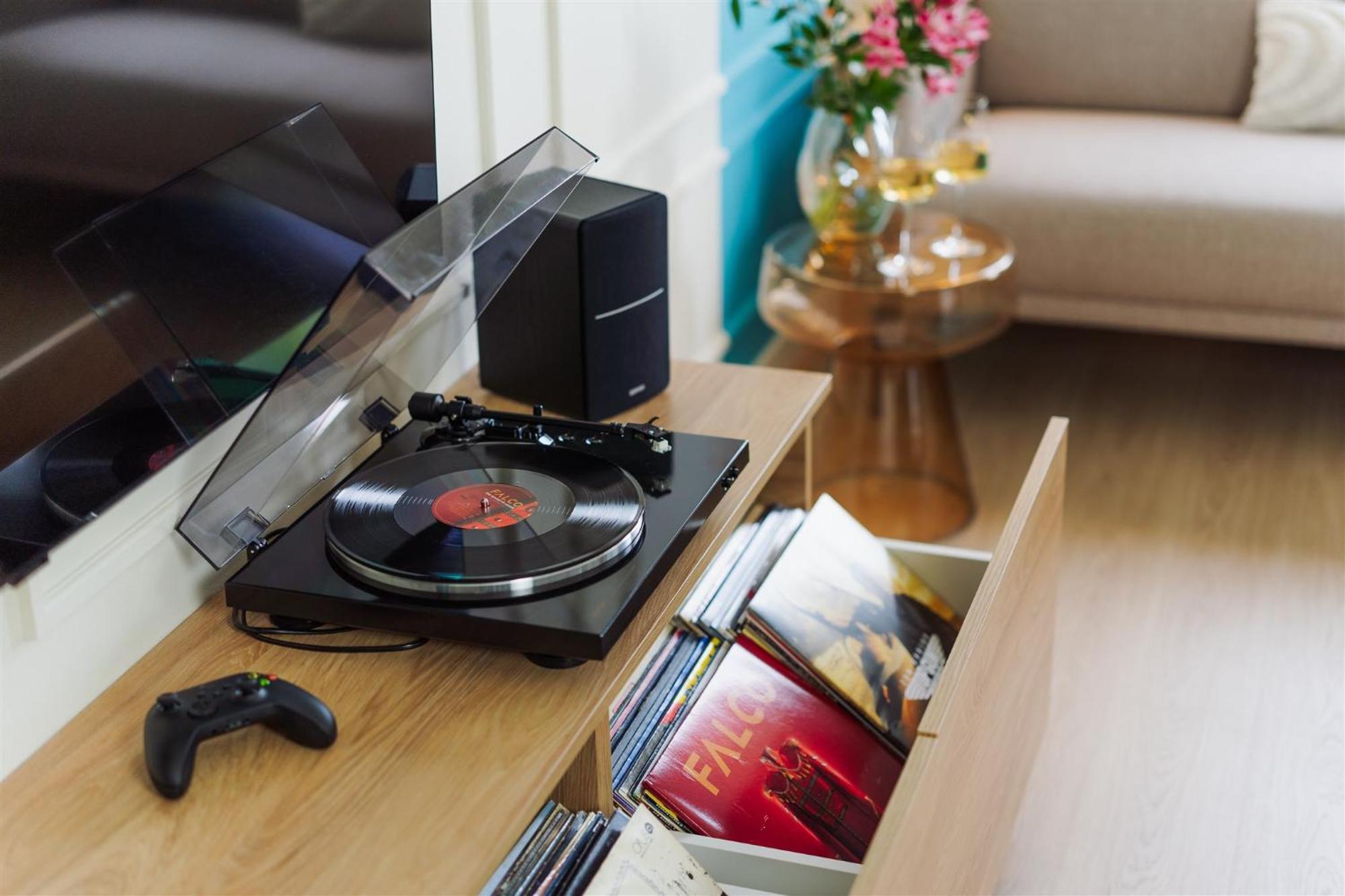 Good Vibe Near Metro - Garage, Air-conditioning, Vinyl Player Lejlighed