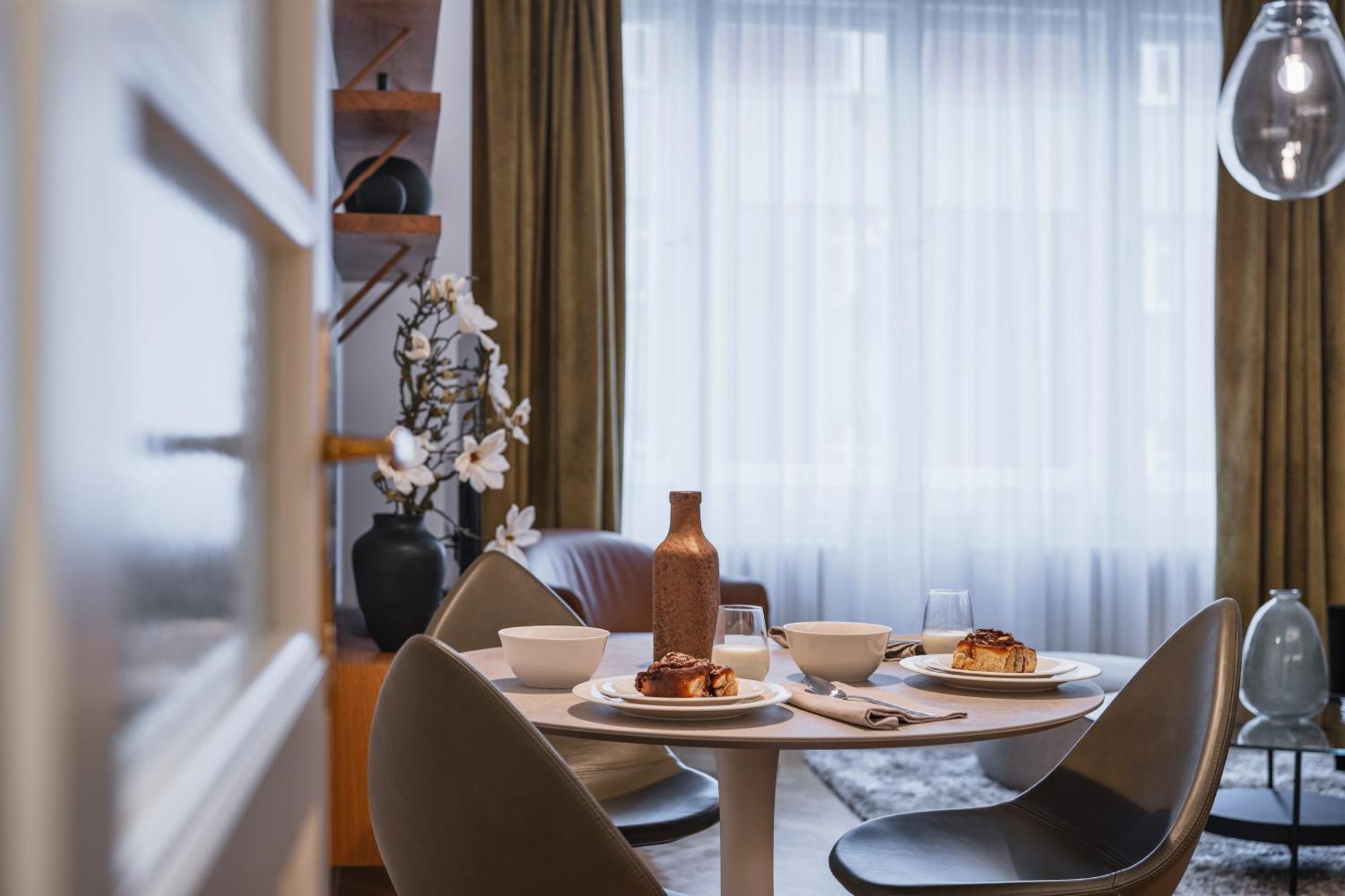 Days - Luxury In Hip Area - 