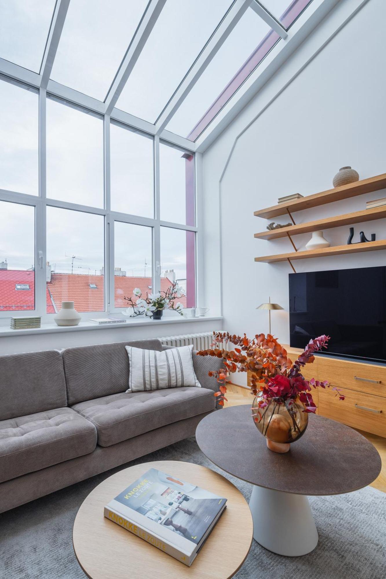 Days - Luxury In Hip Area - 