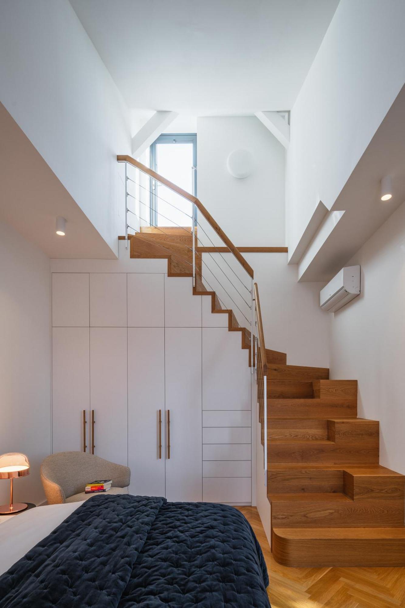 Days - Luxury In Hip Area - 