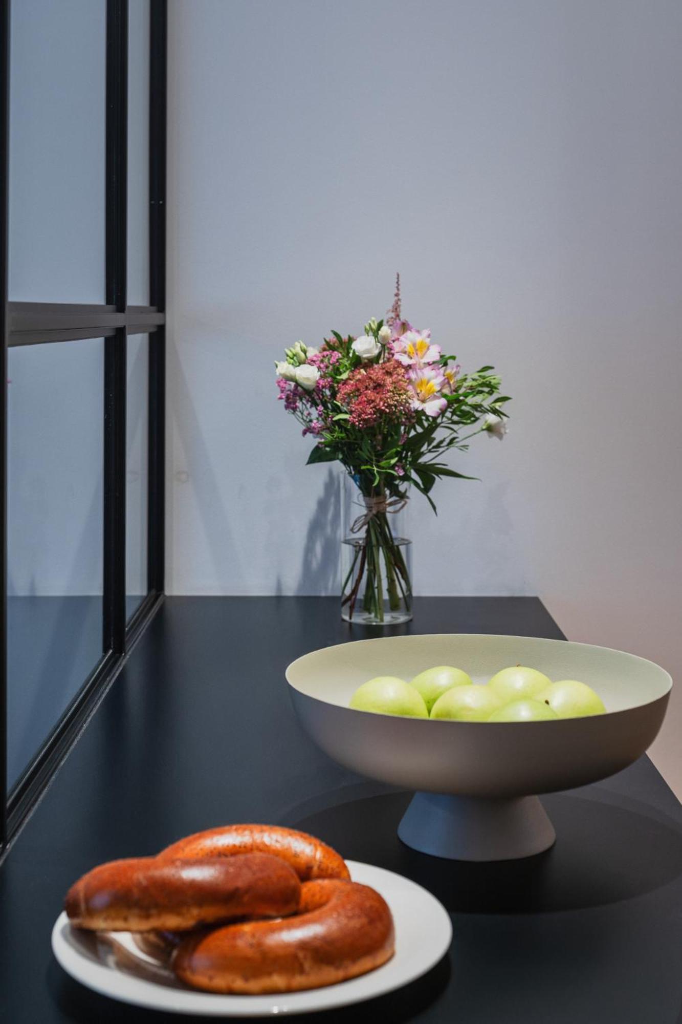 Days - Luxury In Hip Area - 